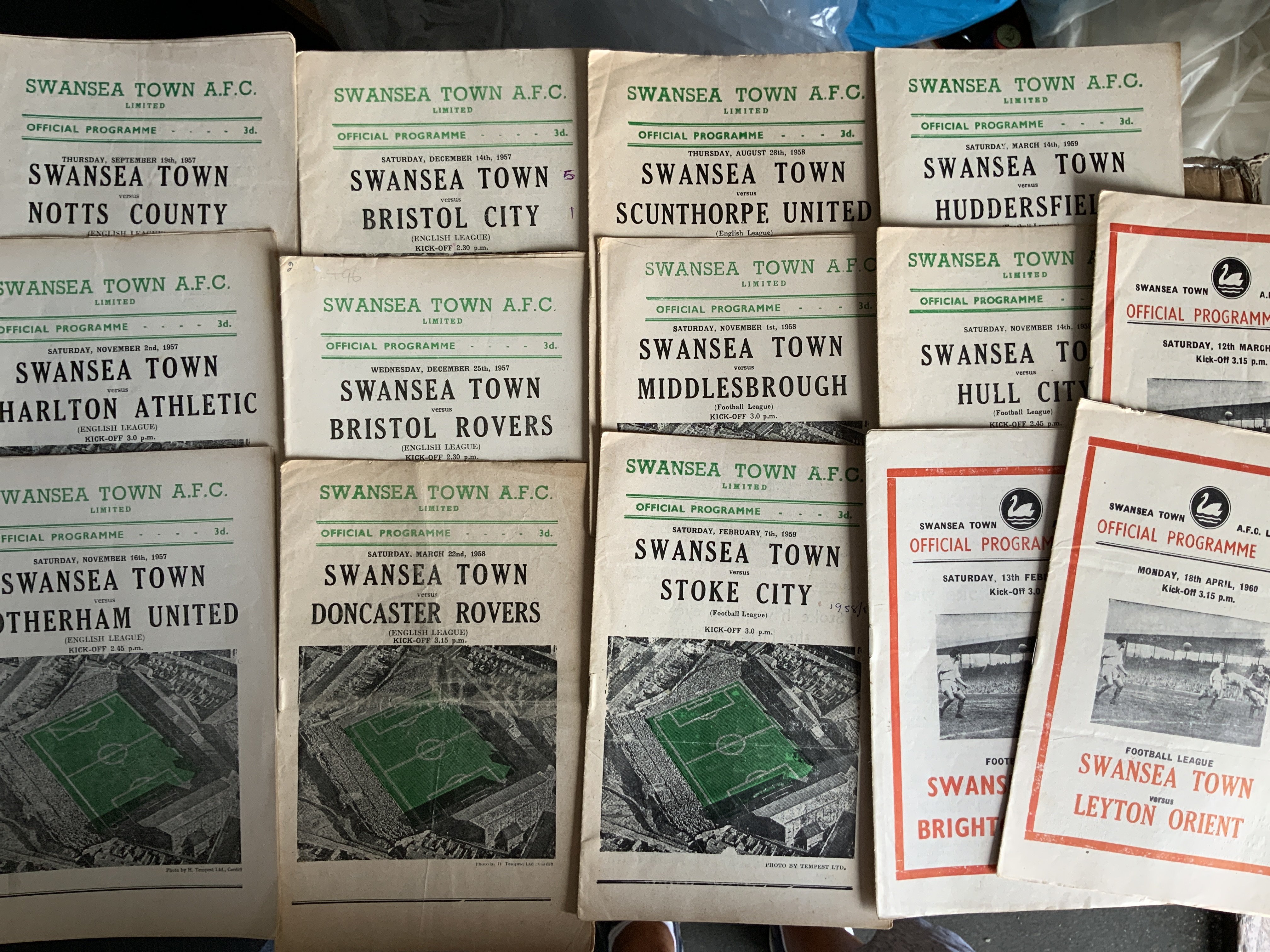 Swansea + Cardiff City Home Football Programmes: Swansea has 15 from 57/58 to 59/60 and approximately 90 from the 60s. Cardiff has 140 from the 60s plus some early 70s. Instructions to sell. Very good. (est 300)