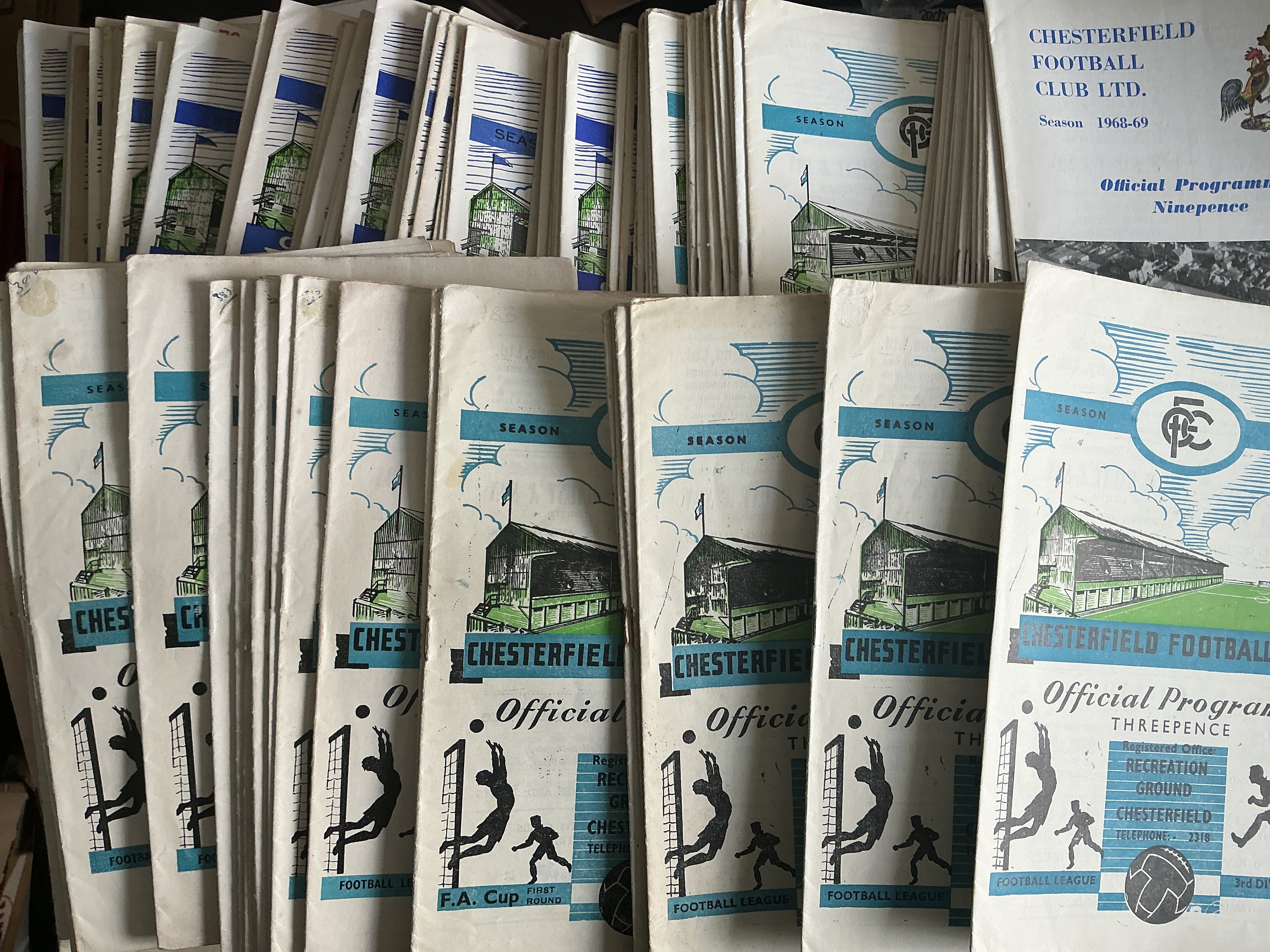 Chesterfield Home Football Programmes: Includes 49/50 Leicester writing to cover, Middlesbrough FA Cup, 50/51 Birmingham, 21 from 56/57 to 59/60. A further 124 spanning the 60s de ade plus some early 70s. Very good with duplication. (est 170)