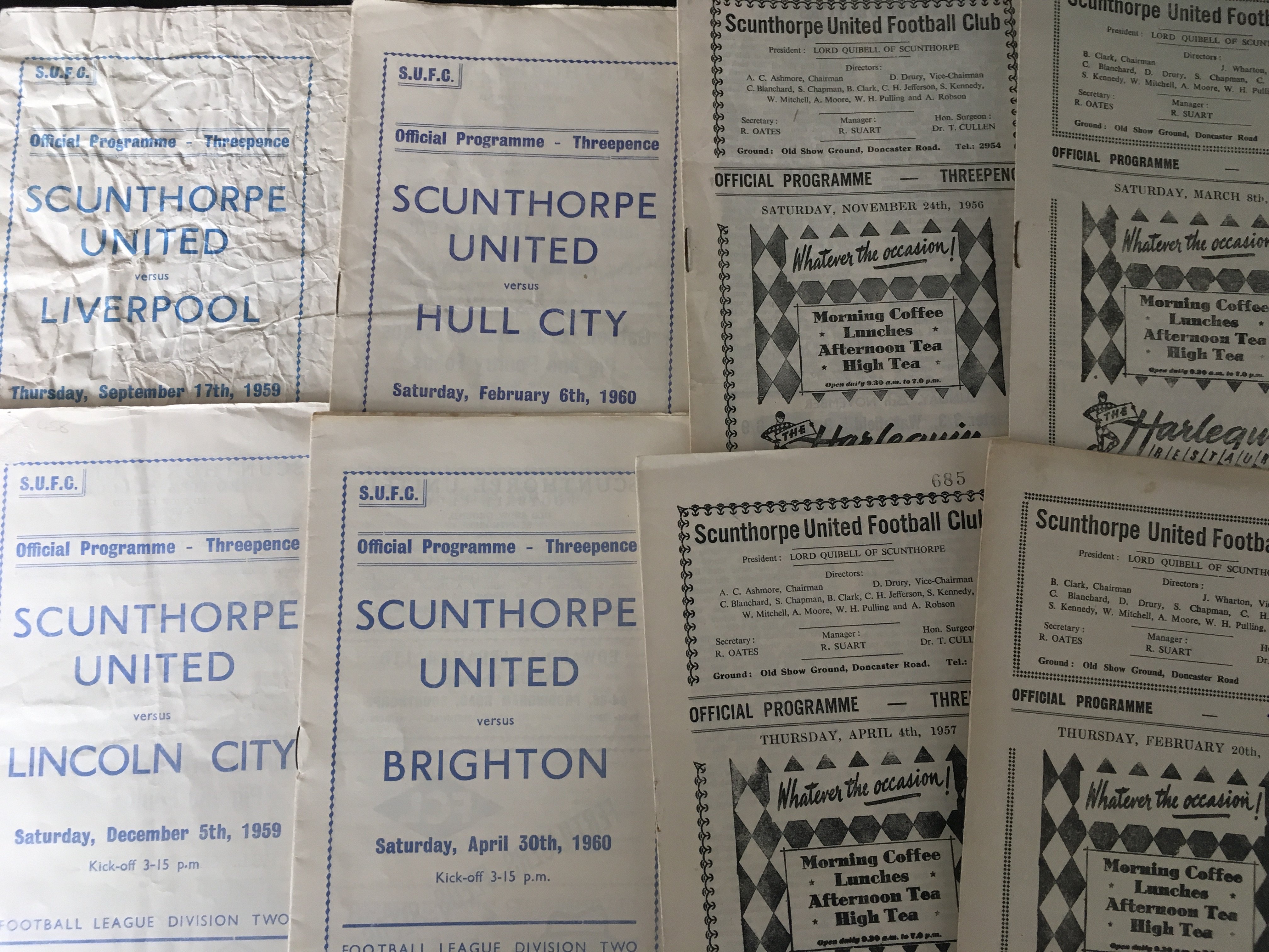 Scunthorpe United Home Football Programmes: 23 from the 50s and approximately 160 from the 60s and 30 from the early 70s. Includes a set of 20 from 60/61. Instructions to sell. Very good. (est 150)