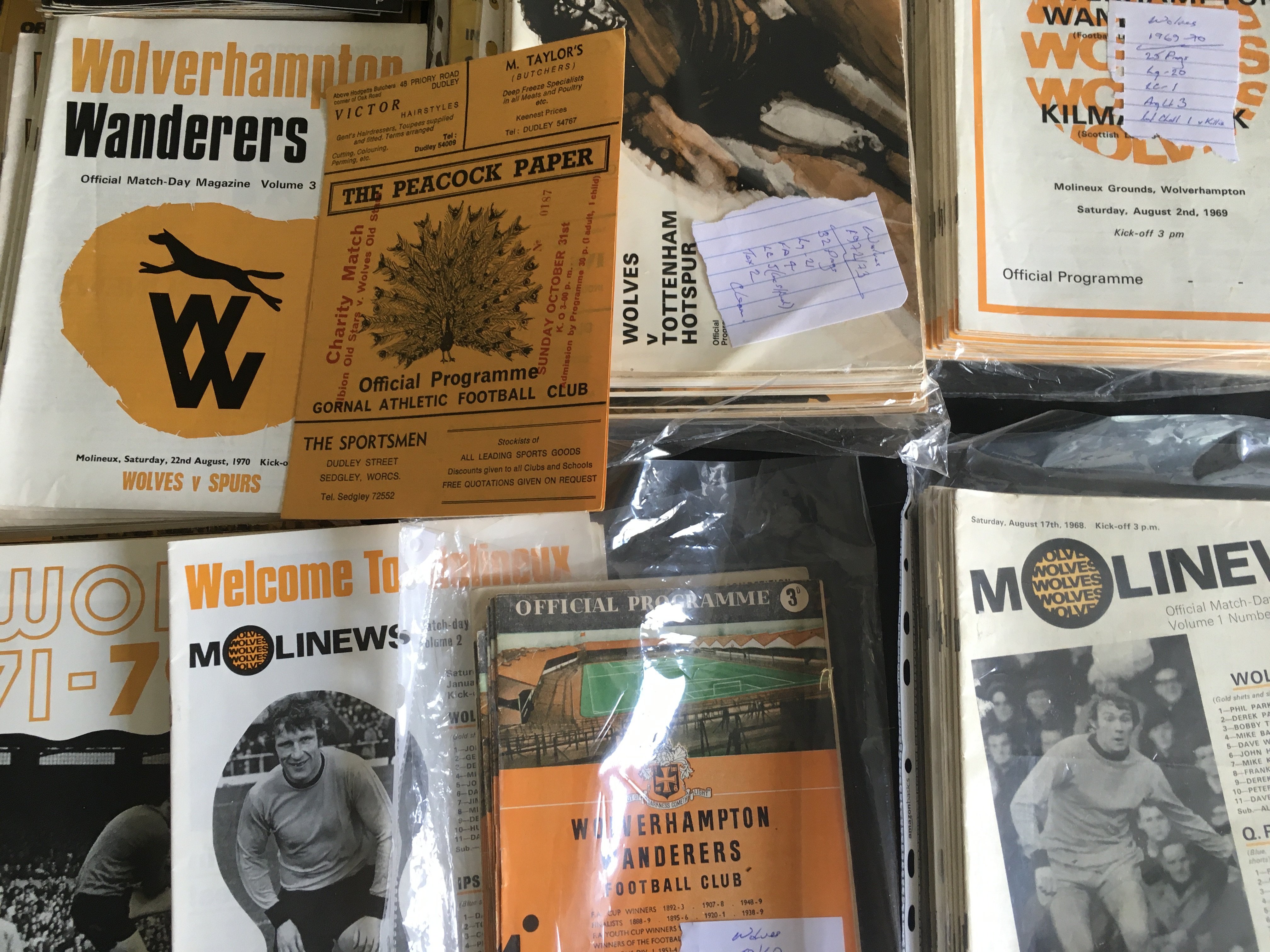 Wolves Home Football Programmes: 28 from 59/60 including FA Cup Final, and approximately 55 from the 60s and 150 from the early 70s. Possible full sets from 68/69 69/70 72/73. Instructions to sell. Very good. (est 235+)
