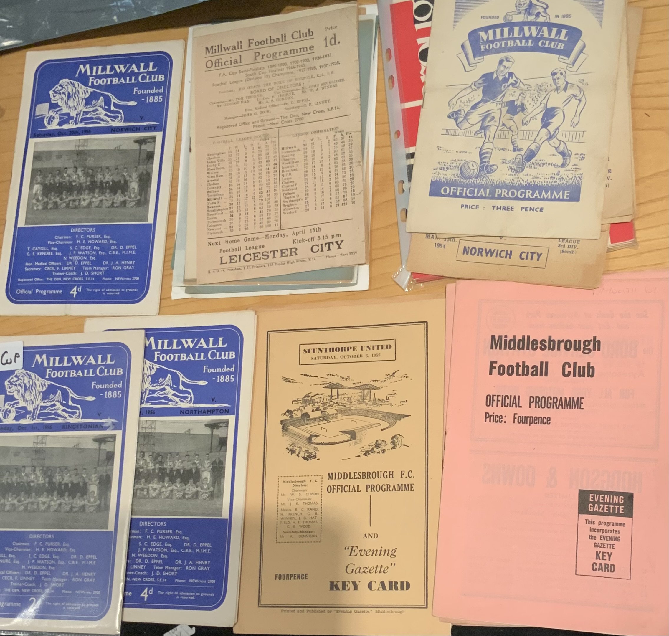 Middlesbrough + Millwall Football Programmes: Middlesbrough has 59/60 Scunthorpe, 31 x 1960s and includes 1961/2 Bonn Friendly and 9 x pink issues from 1962/3 season with four v Manchester Utd. Millwall has 45/46 Charlton, 49/50 Port Vale, 23 x 1950s, 29 x 1960s and includes friendlies v 66/67 Dundee, 55/56 QPR London Challenge Cup. Good with no duplication. (102)