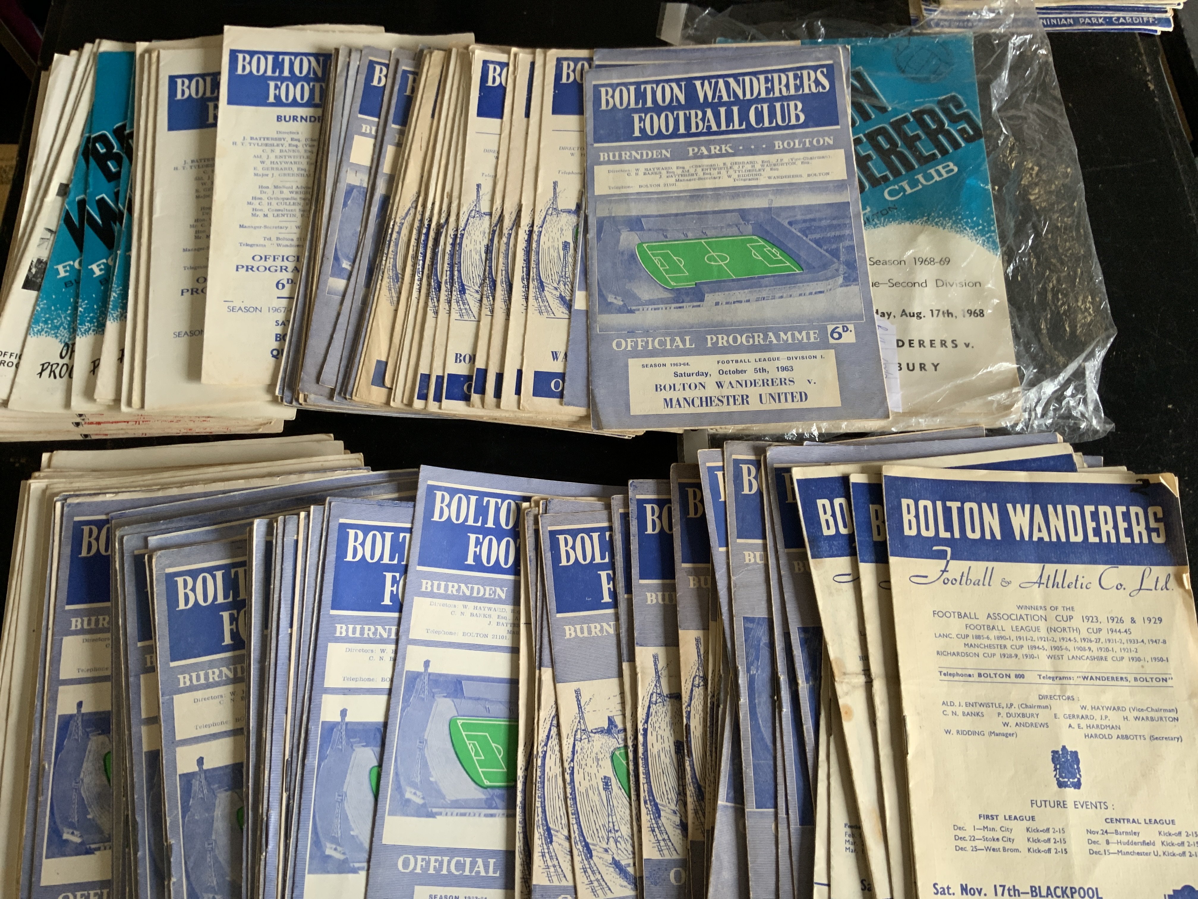 Bolton Wanderers Home Football Programmes: 35 from the 50s and around 150 from the 60s. Few 70s additionally. Instructions to sell. Very good. (est 200)
