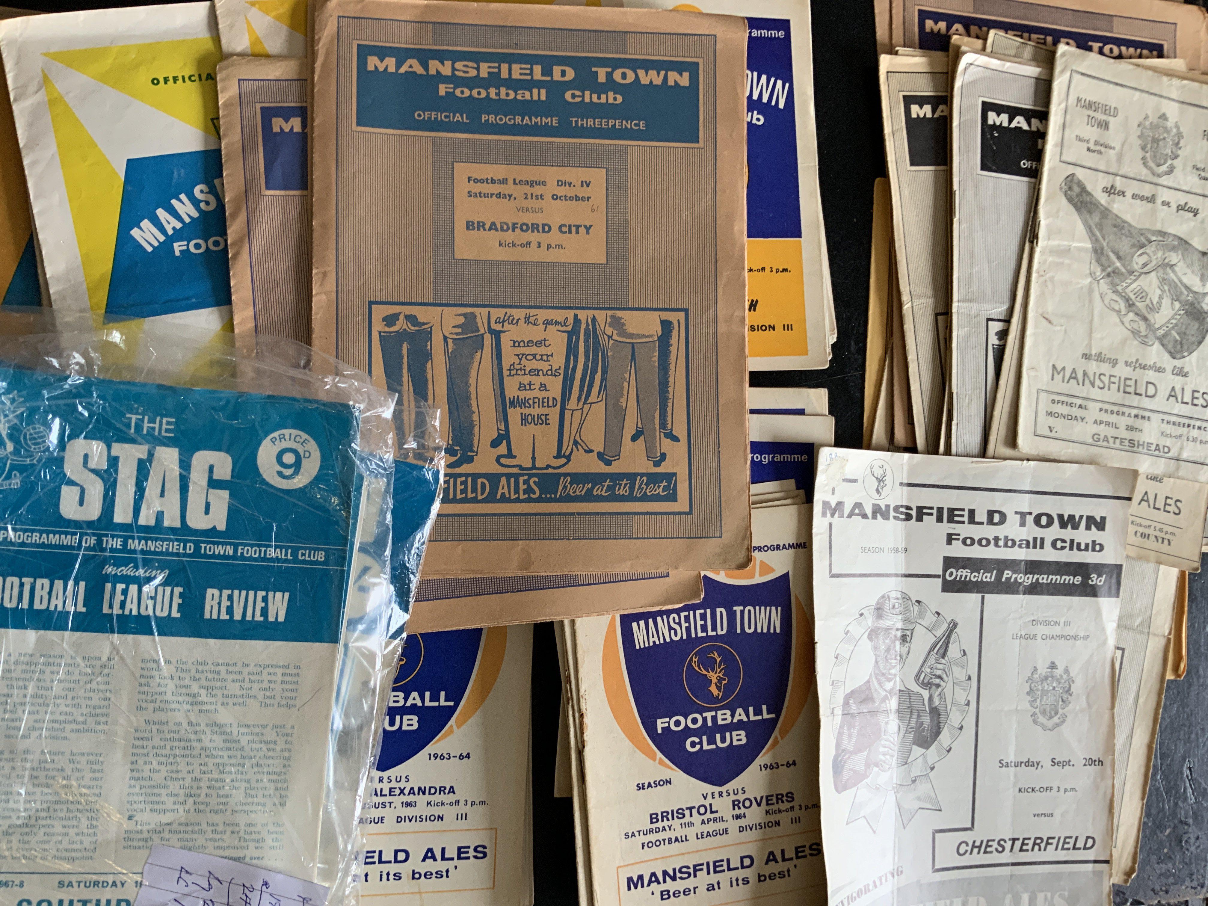 Mansfield Town Home Football Programmes: 13 from the late 50s plus 3 near complete or complete sets from the late 60s. In total around 160 from the 60s plus some early 70s. Instructions to sell. Very good. (est 220+)