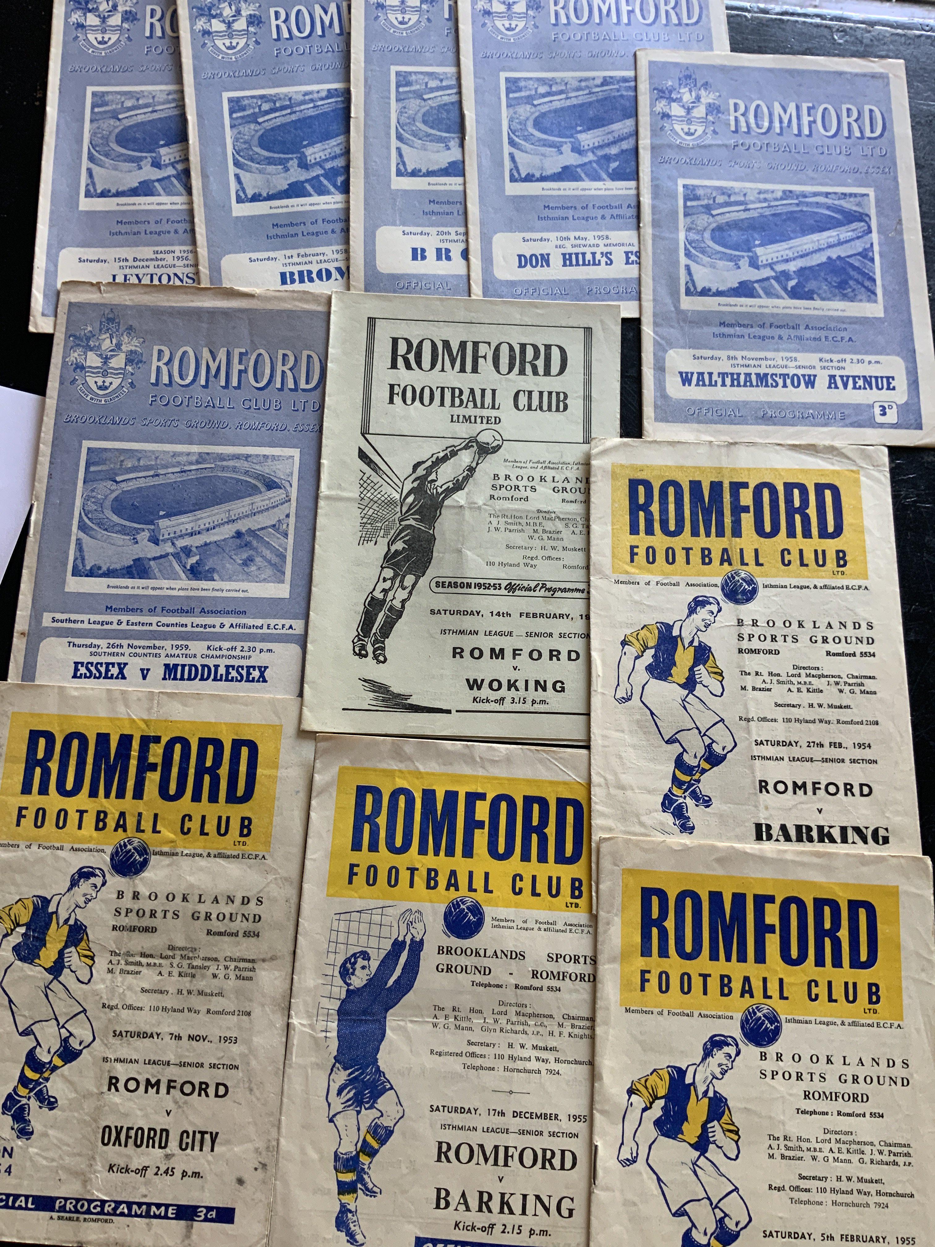 Essex Football Club Programmes: Mainly involving Romford from the 50s. A few earlier and later. Good. (30+)