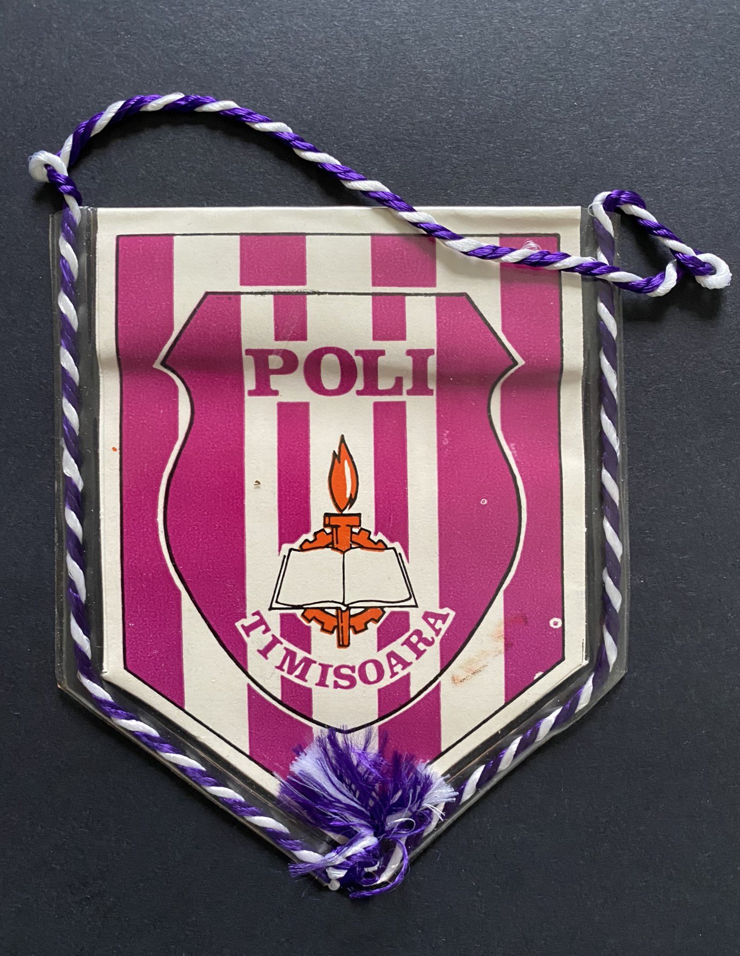 John Lyalls West Ham v Polytechnica Timisoara Football Momentos: Three different pennants given to Lyall in the 2 ECWC matches plus the programme at Upton Park signed by him.