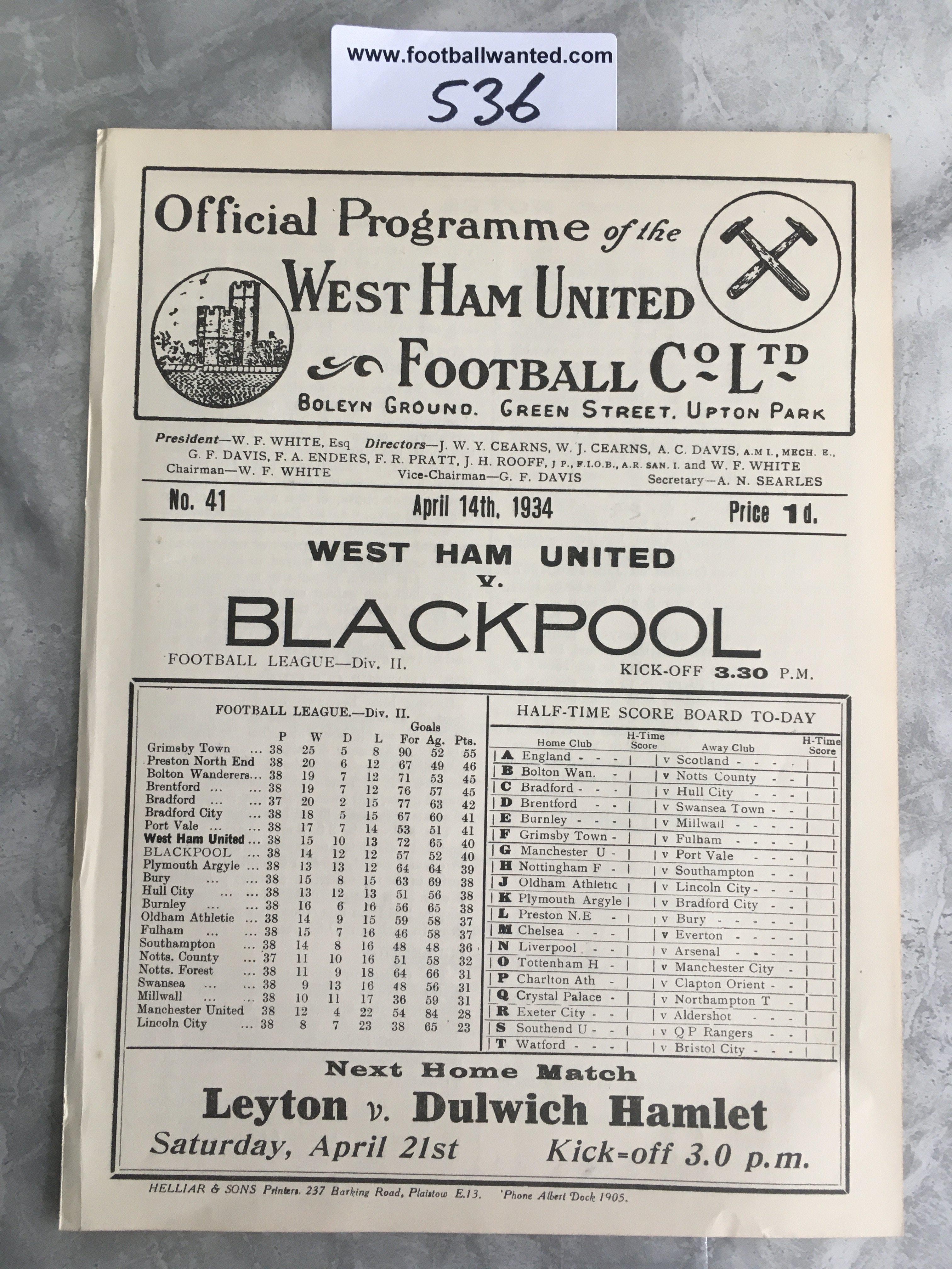 1933 - 1934 West Ham v Blackpool Football Programme: Excellent condition ex bound white division two programme with no team changes.