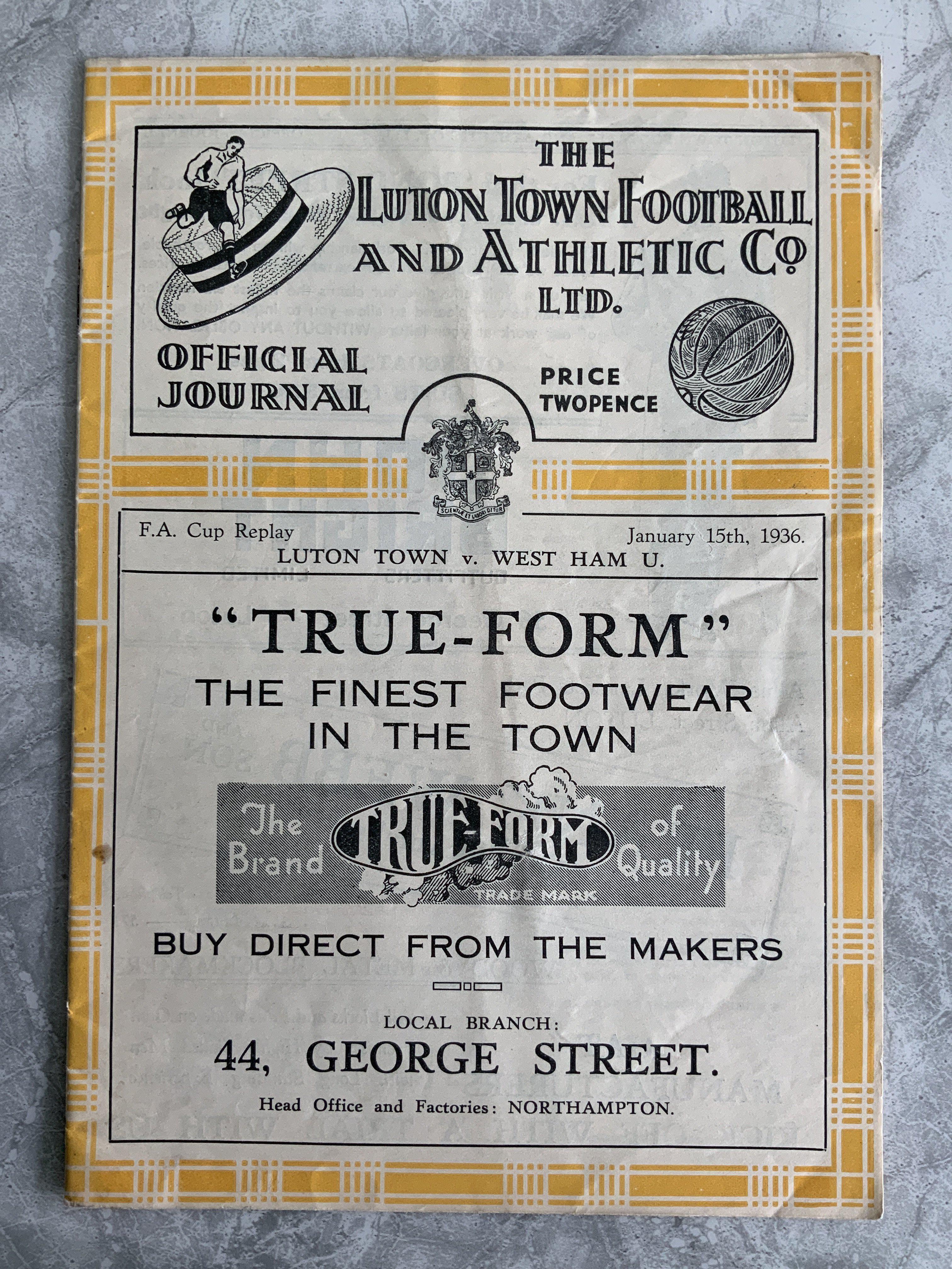 1935 - 1936 Luton Town v West Ham Football Programme: Very good condition FA Cup programme with no team changes.