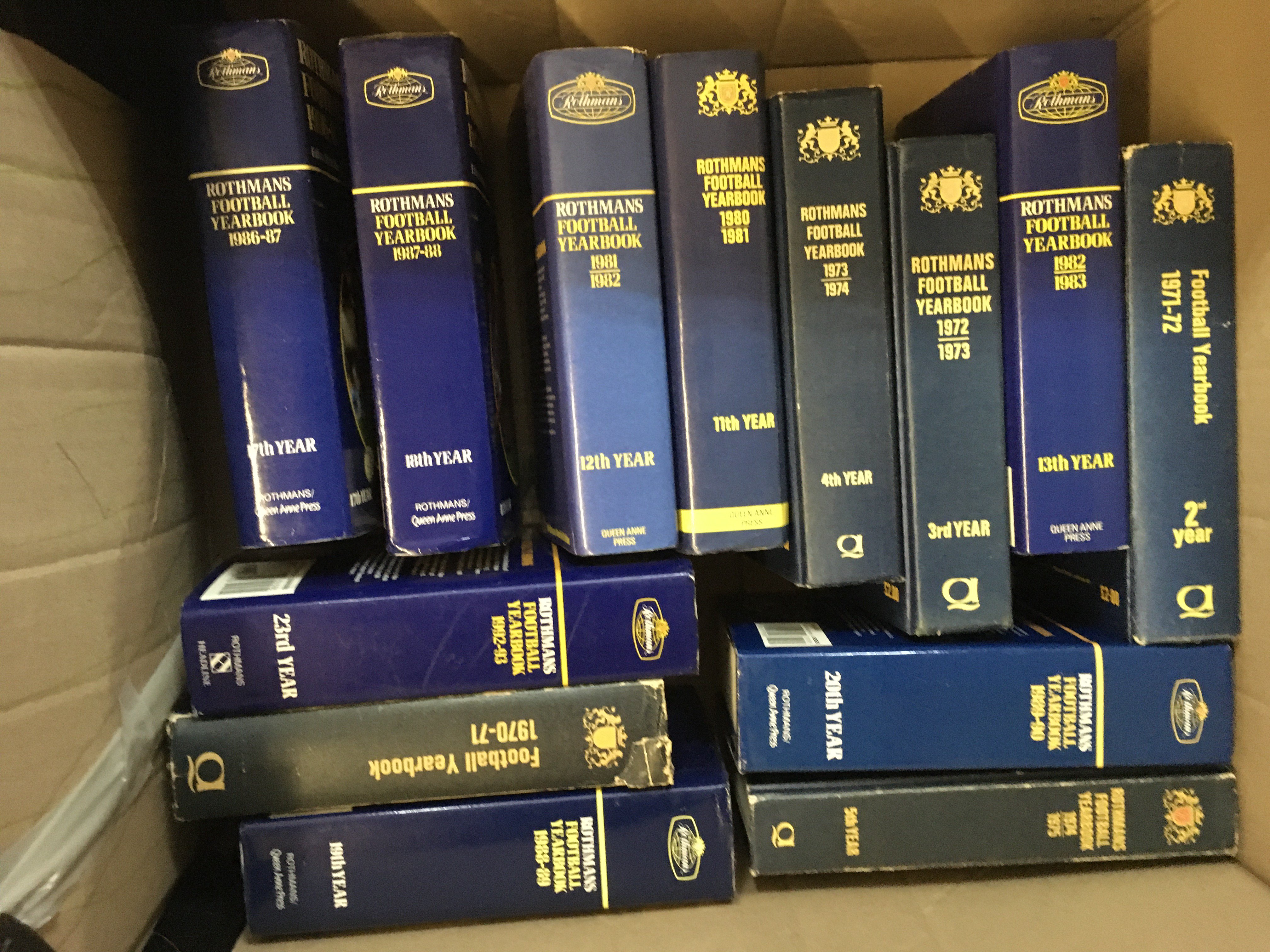 Complete Rothmans Hardback Yearbook Collection: Includes more difficult 70/71 which is the first season plus 75/76. Complete run from 70/71 to 2096/2007. Good. (37)