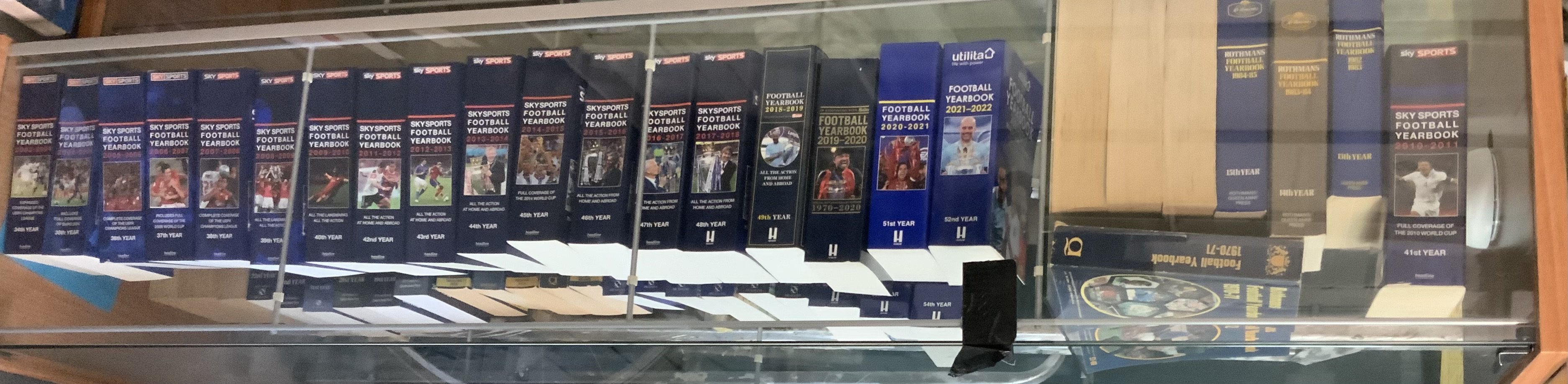 Rothmans Complete Football Yearbook Collection: From 70/71 to 24/25 in excellent condition. (55)