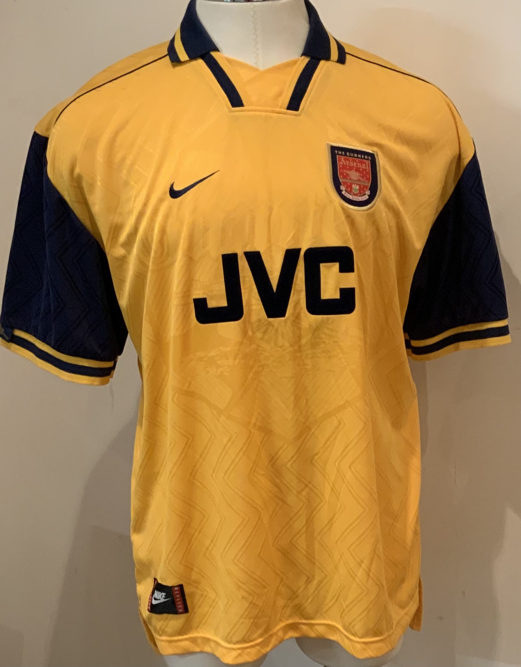 Arsenal 96 - 97 Away Football Shirt: Short sleeve yellow replica JVC in good condition. Size XXL.