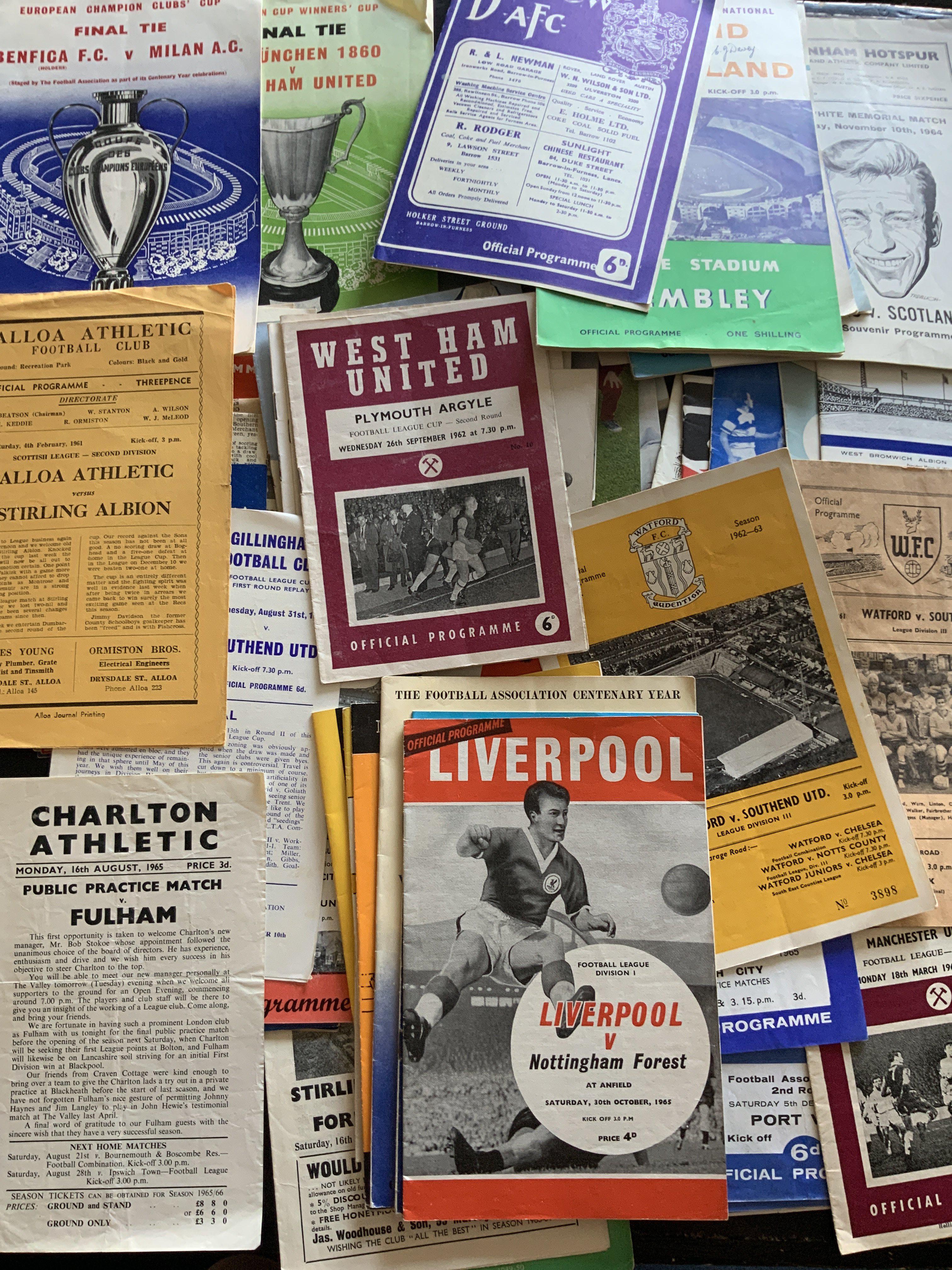 1960s Football Programmes: Wide range of clubs to include a few Scottish and European finals played at Wembley. West Ham includes home 62/63 Plymouth LC, 63/64 away Swindon FA Cup, 1966 World Cup final, Good. (273)