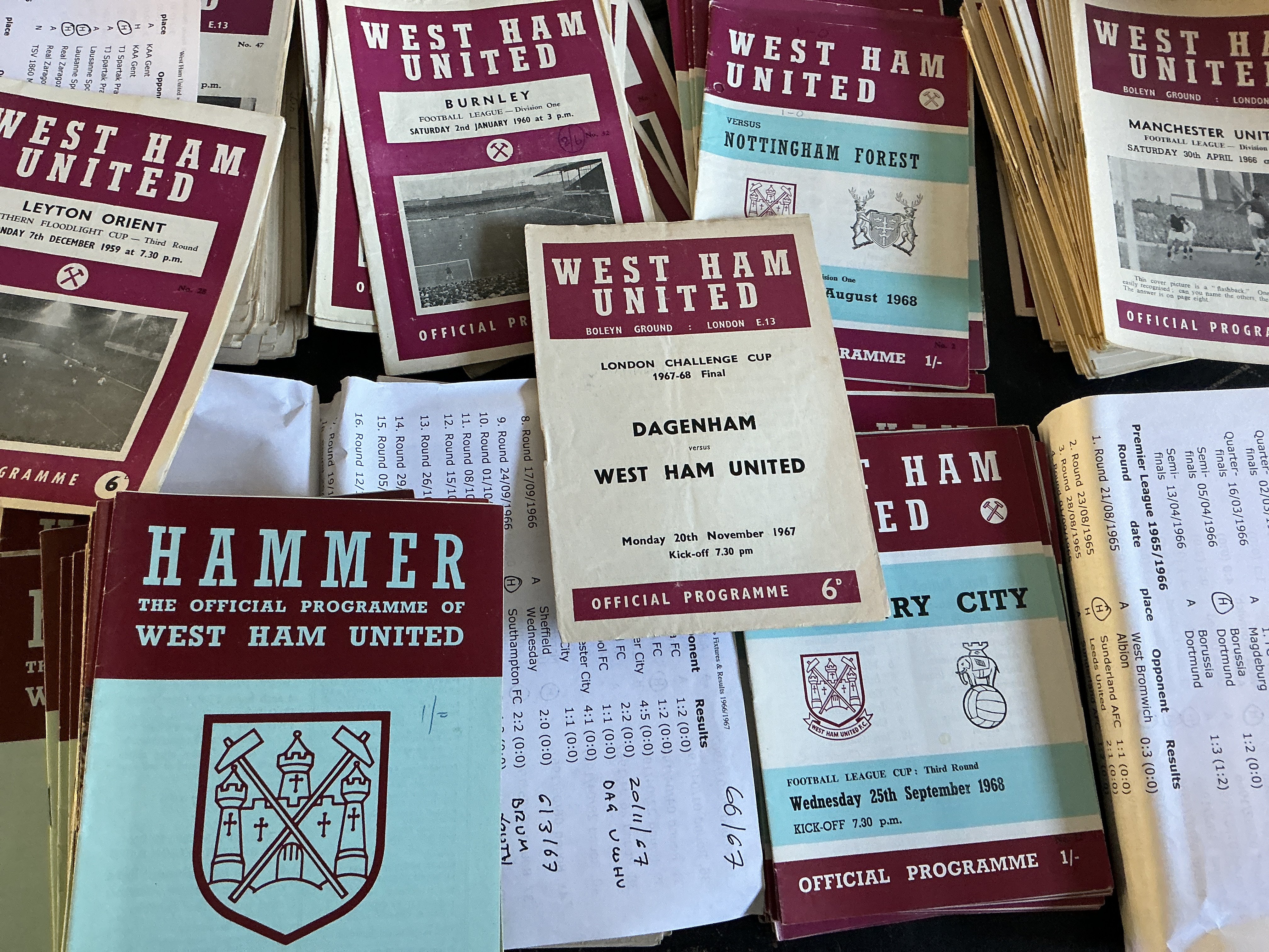 West Ham 1960s Football Programmes: Nearly 300 spanning the whole 60s decade with some earlier. Additionally there are around 100 x 1970s. Mainly good with duplication. (est 400)