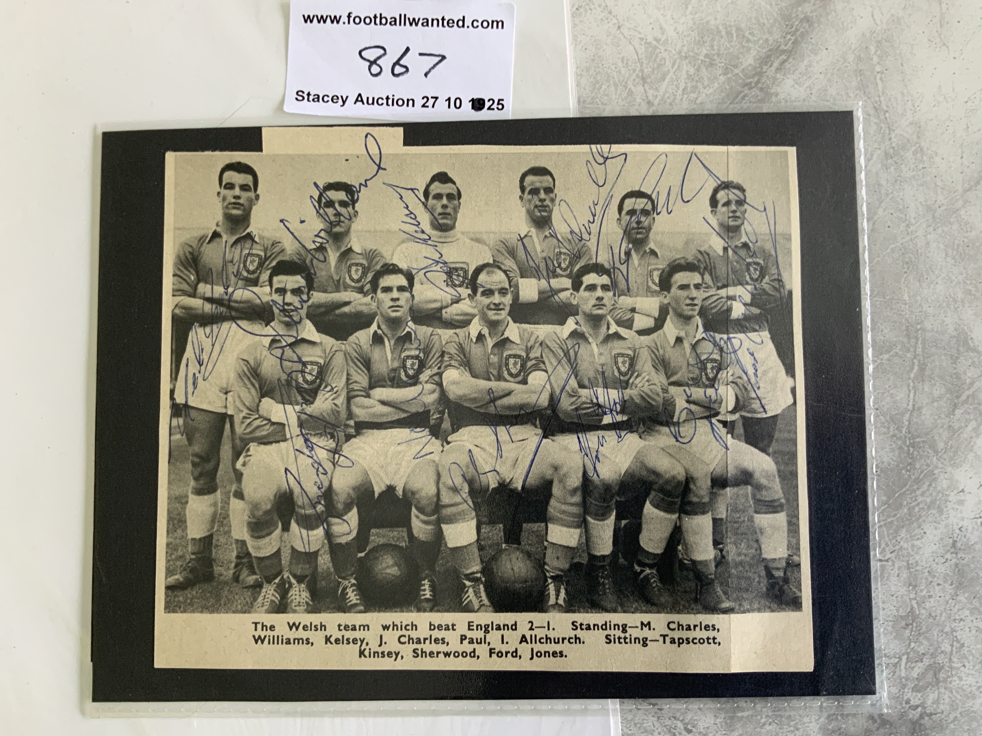1955 Wales Football Team Autographs: 11 players described as the team that beat England 2-1 in October 1955. 7 x 6 inch magazine picture is signed by all 11 pictured and includes Charles Kelsey Allchurch Ford Jones and Tapscott.