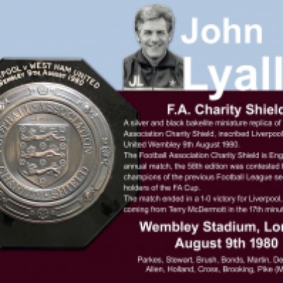 1980 Charity Shield Plaque West Ham v Liverpool: Superb item awarded to manager John Lyall with match details to surrounding. The inner silver coloured plaque has the words Football Association Charity Shield around the 3 lions emblem. COA from family.