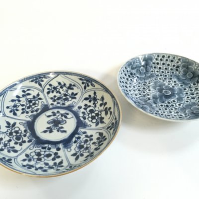 Two Chinese Ming period style dishes 22 and 20cm wide approximately