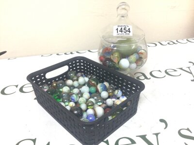 A collection of loose Vintage coloured marbles.