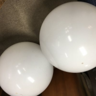 William Suggest globe lights with cast iron brackets.- NO RESERVE