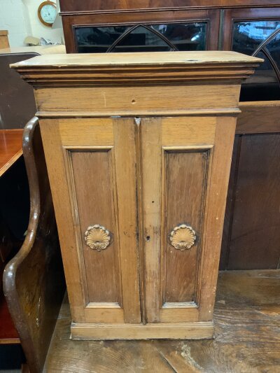 A small oak tobacconist cabinet. 76cm x 46cm x 25cm