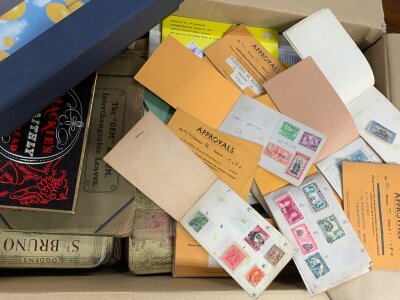 A box of loose stamps etc, world and commonwealth.