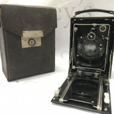 A cased Zeiss Ikon Compur camera circa 1920. NO RESERVE