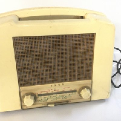 A vintage Ekco U159 radio. NO RESERVE