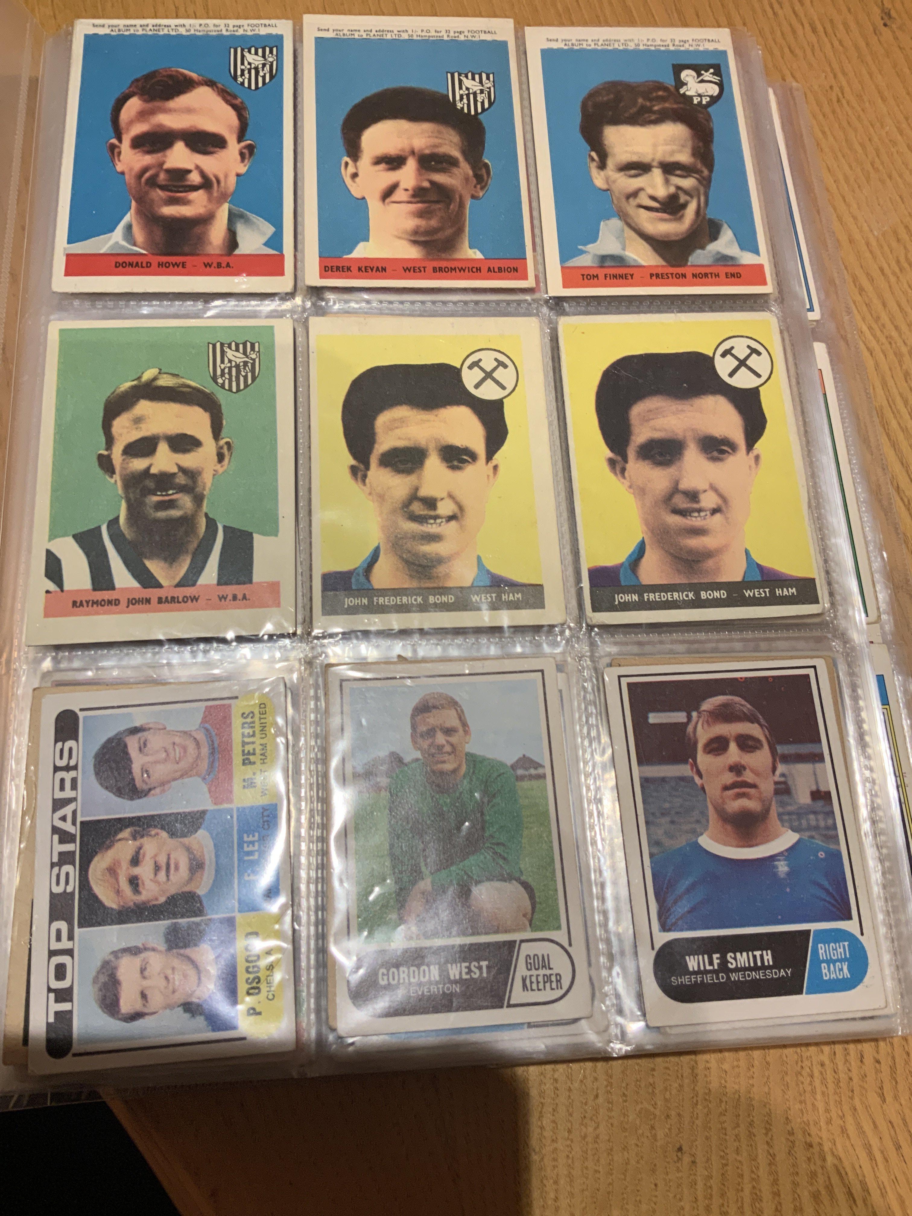 Topps Football Cards: Album containing over 300 Topps cards from the 70s plus a few A+BC cards and others. Mainly good condition with slight duplication. (387)