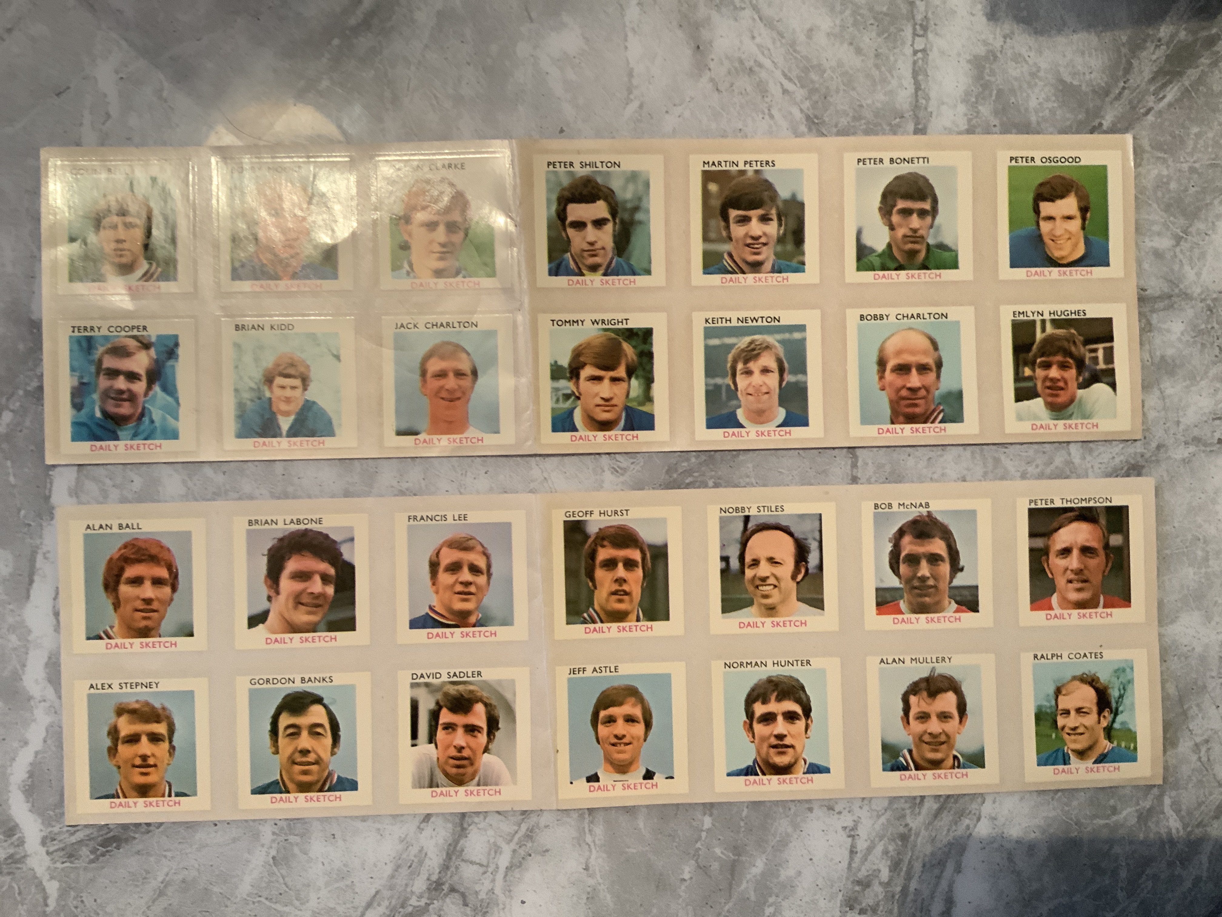 Daily Mail 1970 World Cup Football Cards + Wall Chart: 28 mint condition uncut plus empty excellent wall chart with two pin holes. C/W uncut Daily Sketch x 28.