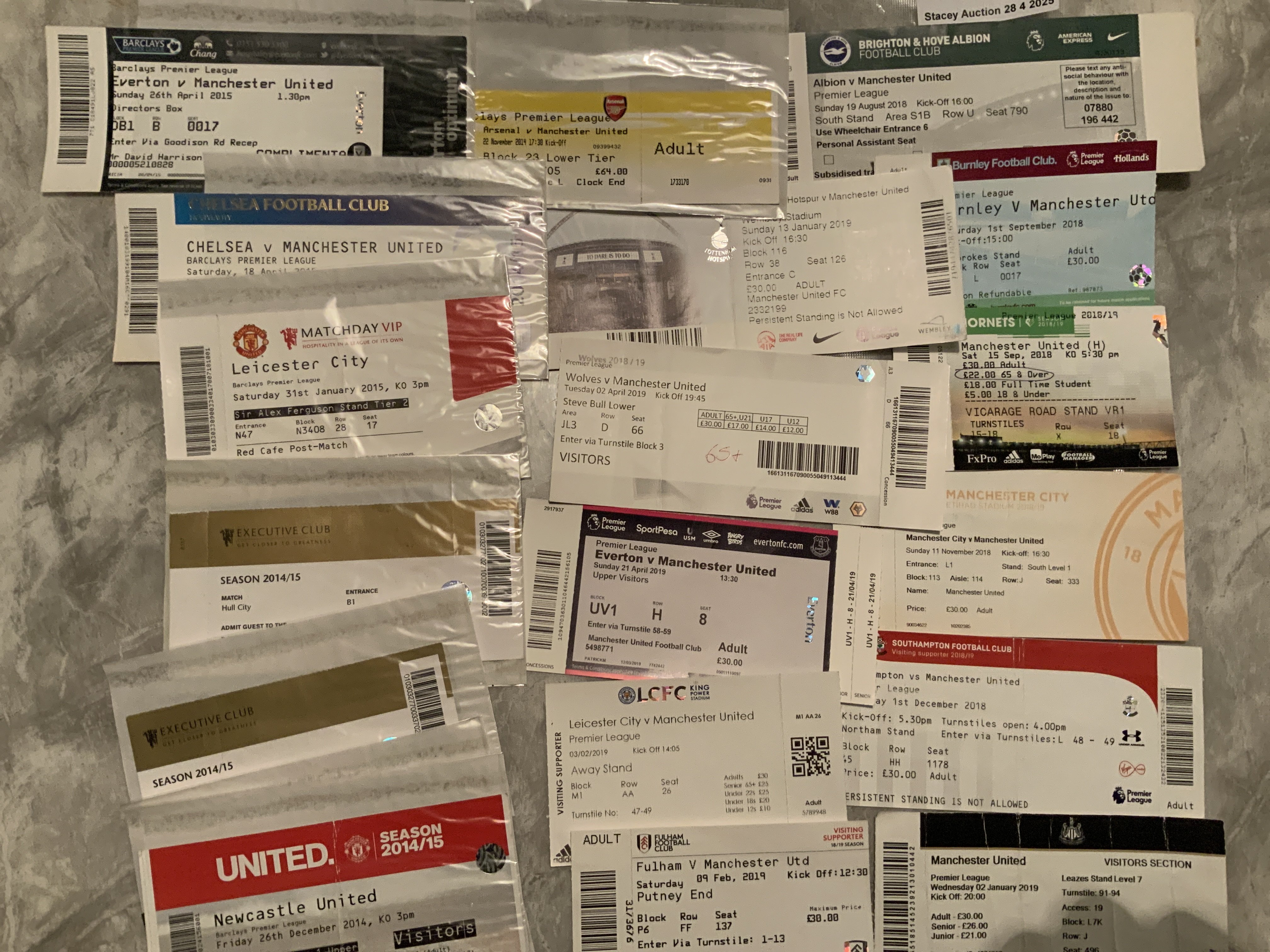 Manchester United Modern Football Tickets: 11 aways from 2018/19 plus 8 home and away from 2014/15. Excellent with instructions to sell. (19)
