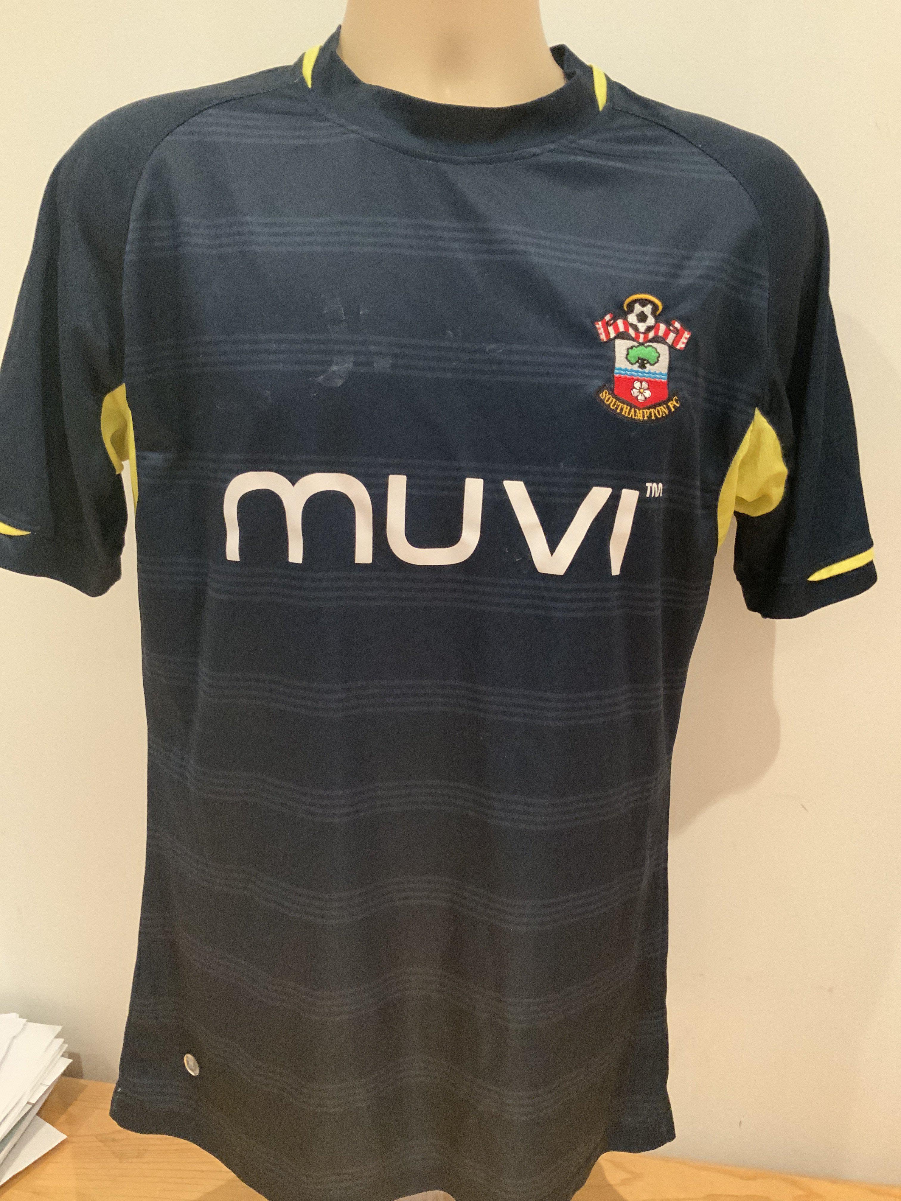 Southampton 2014 - 2015 Shirt + Shorts Collection: Comprises of 4 home and 4 away shirts all in large size in various condition. Includes 4 pairs of home and 6 away matching socks. Logos showing signs of deterioration.