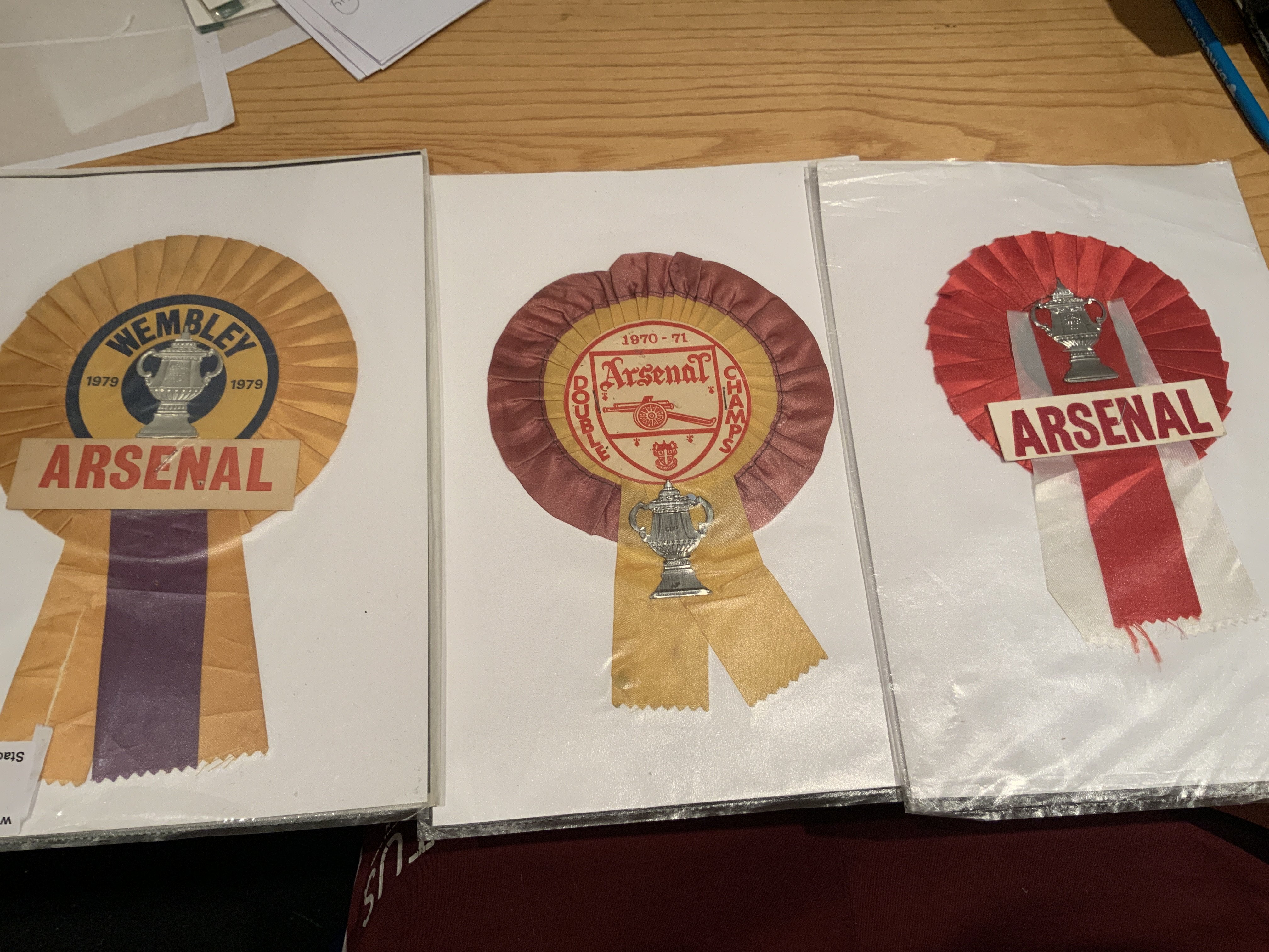 Arsenal Football Rosettes: Double Champs 1970/71, 1979 FA Cup Final and one with FA Cup stating Arsenal thought to be from 1978. Excellent. (3)
