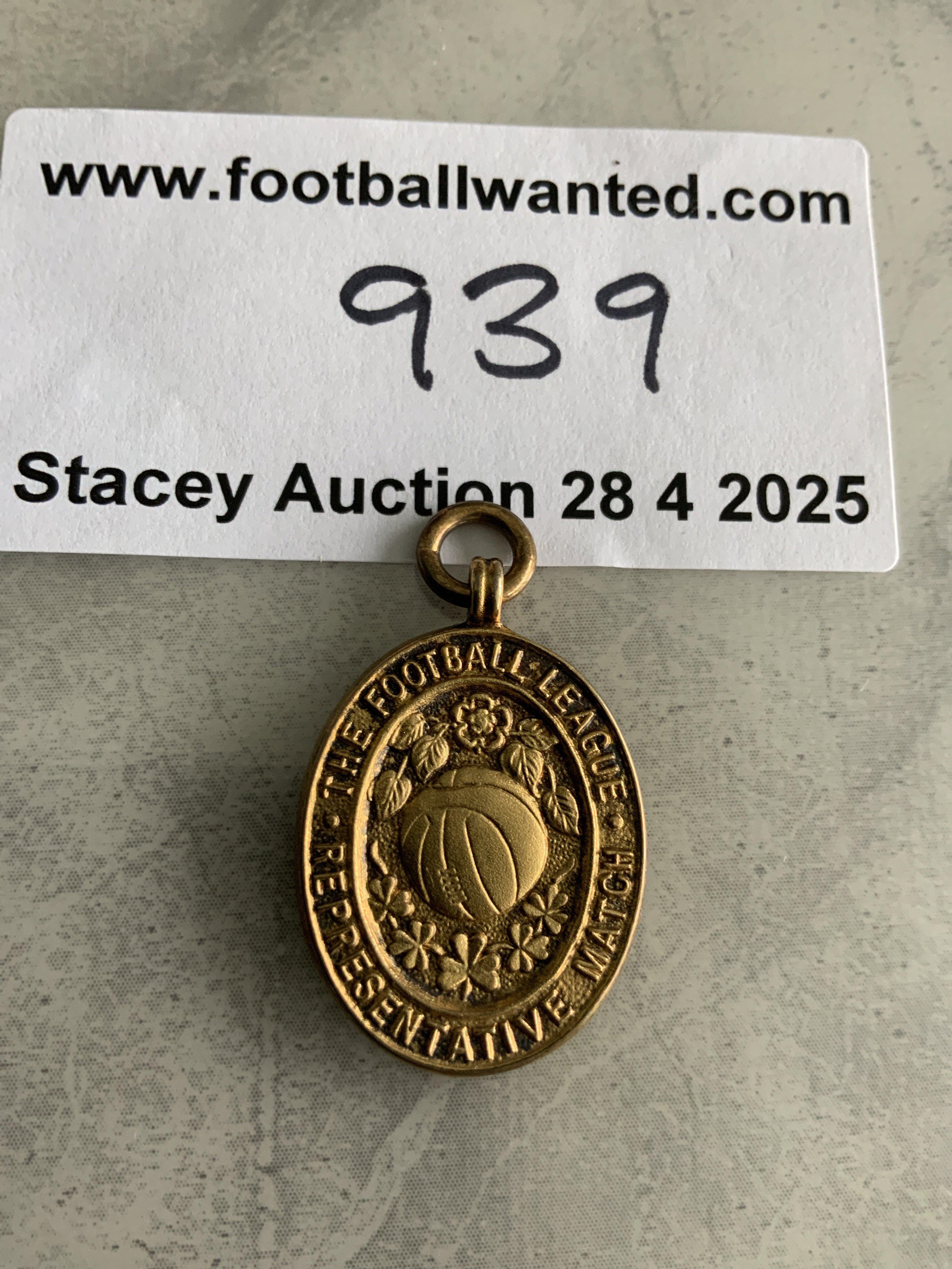 1959 Dennis Viollet Football League v Irish League Football Medal: Awarded to Dennis Viollet of Manchester United for playing for English League v Irish League at Blackburn on 4 November 1959. Vaughtons medal without box has Football League Representative Match to front and match details to rear.