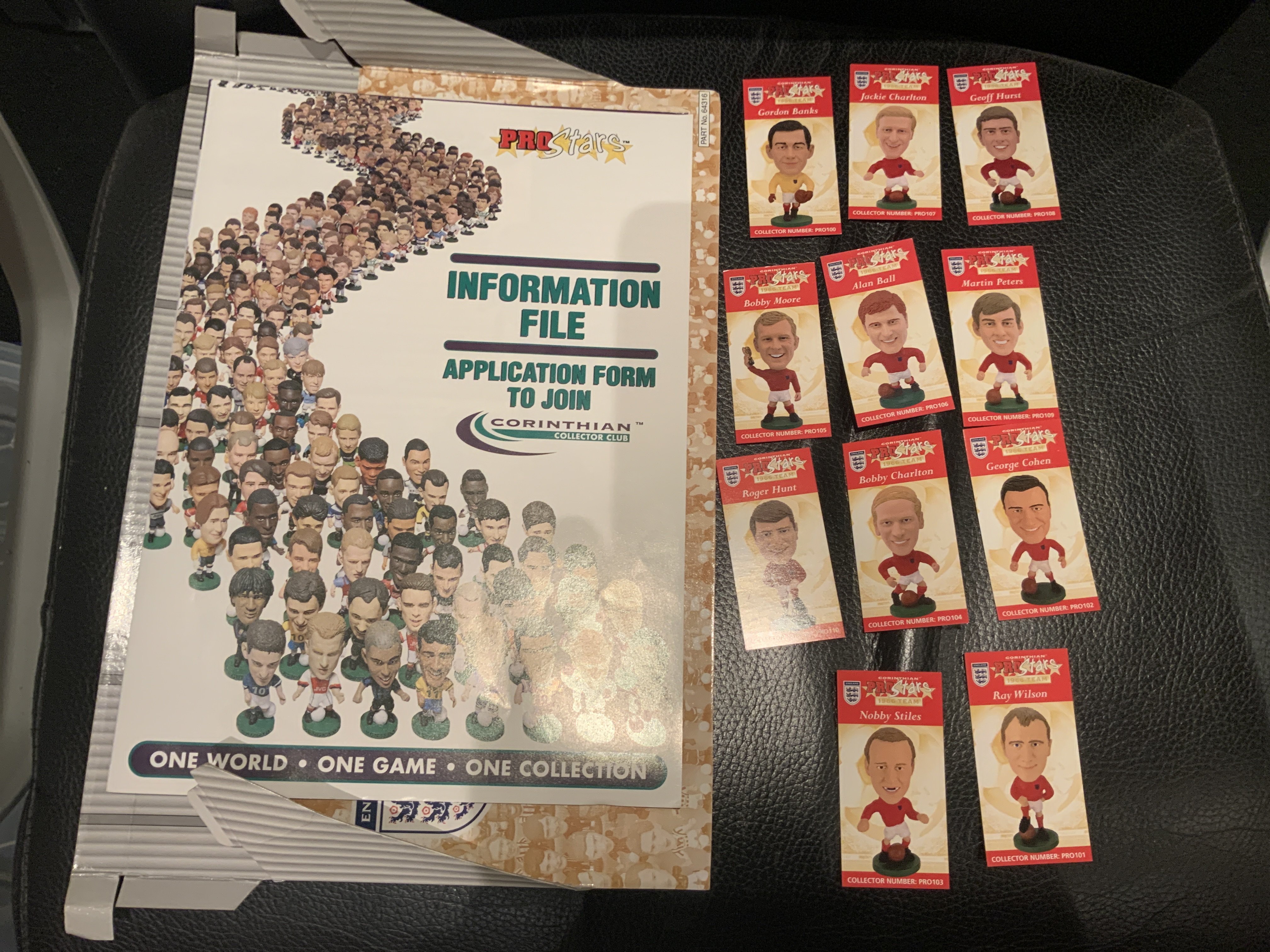 England 1966 World Cup Boxed Corinthian Football Figures: Full set of 11 players plus Alf Ramsey. Stand and 11 player cards included.