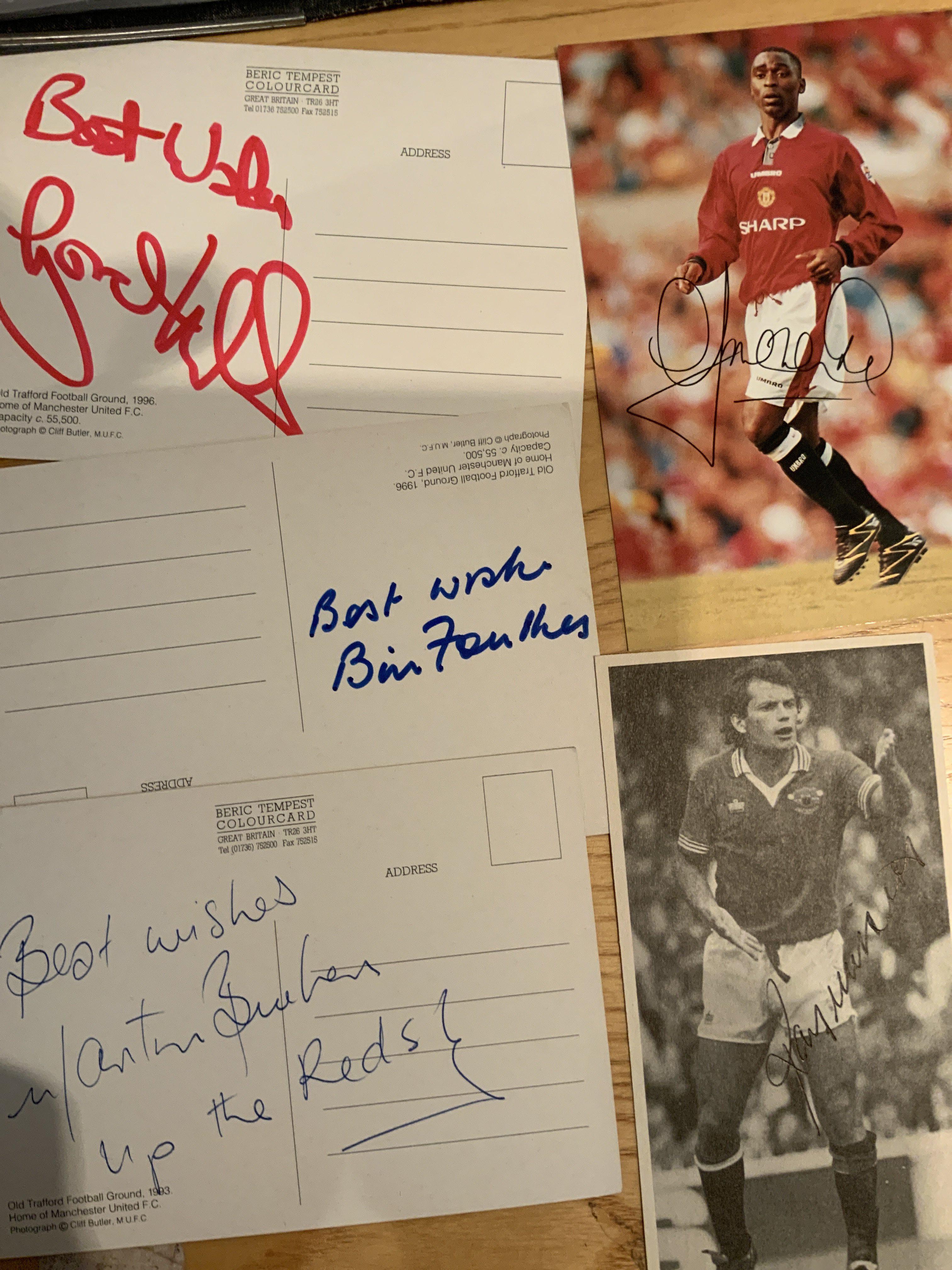 Manchester United Football Photos: 3 postcards with signatures to rear of Foulkes Strachan and Buchan, Tommy Docherty with FA Cup press photo and a few more. Instructions to sell.