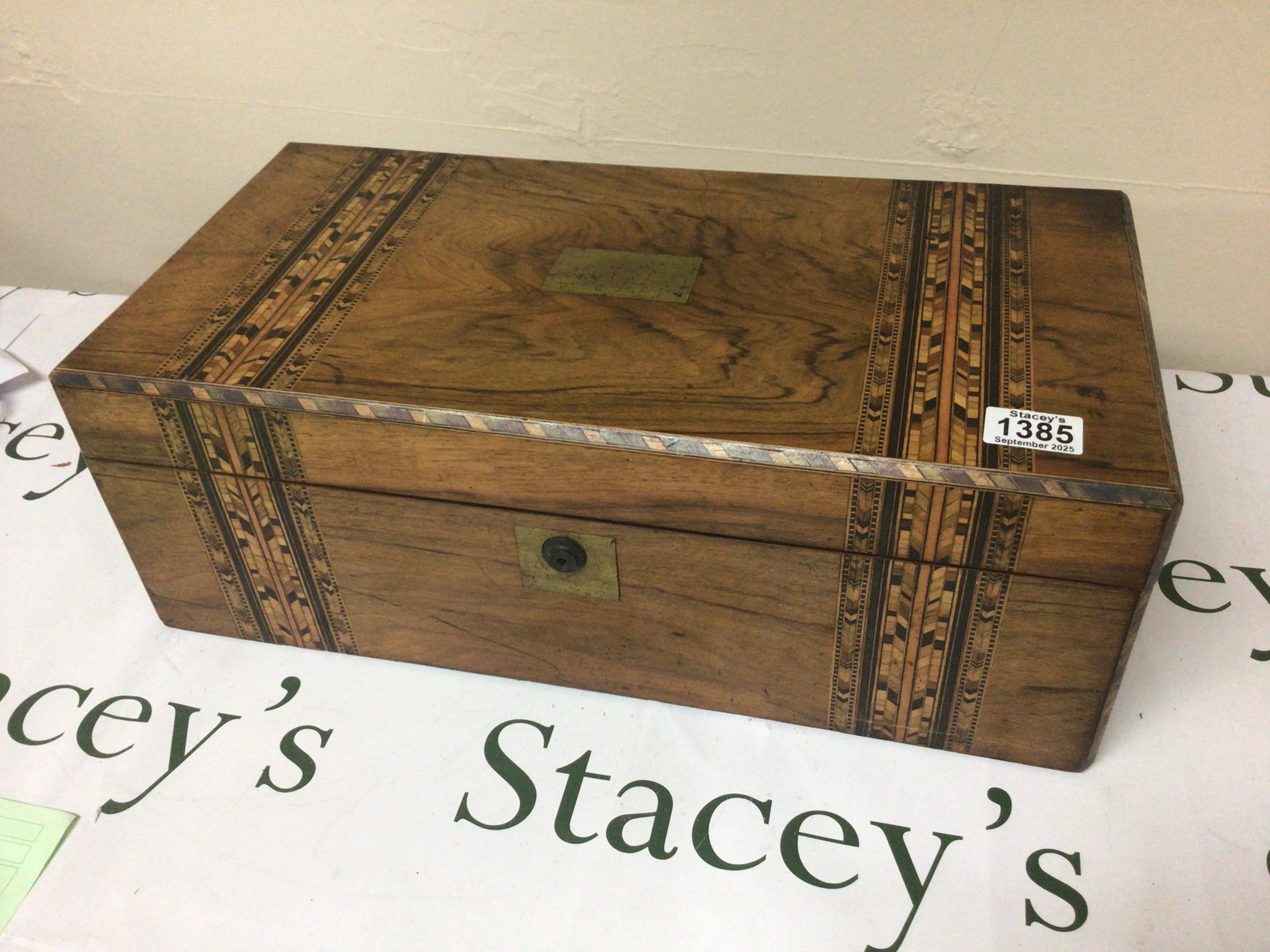 A walnut Tombridge Type writing box with a well fitted interior. 50x26ccm.