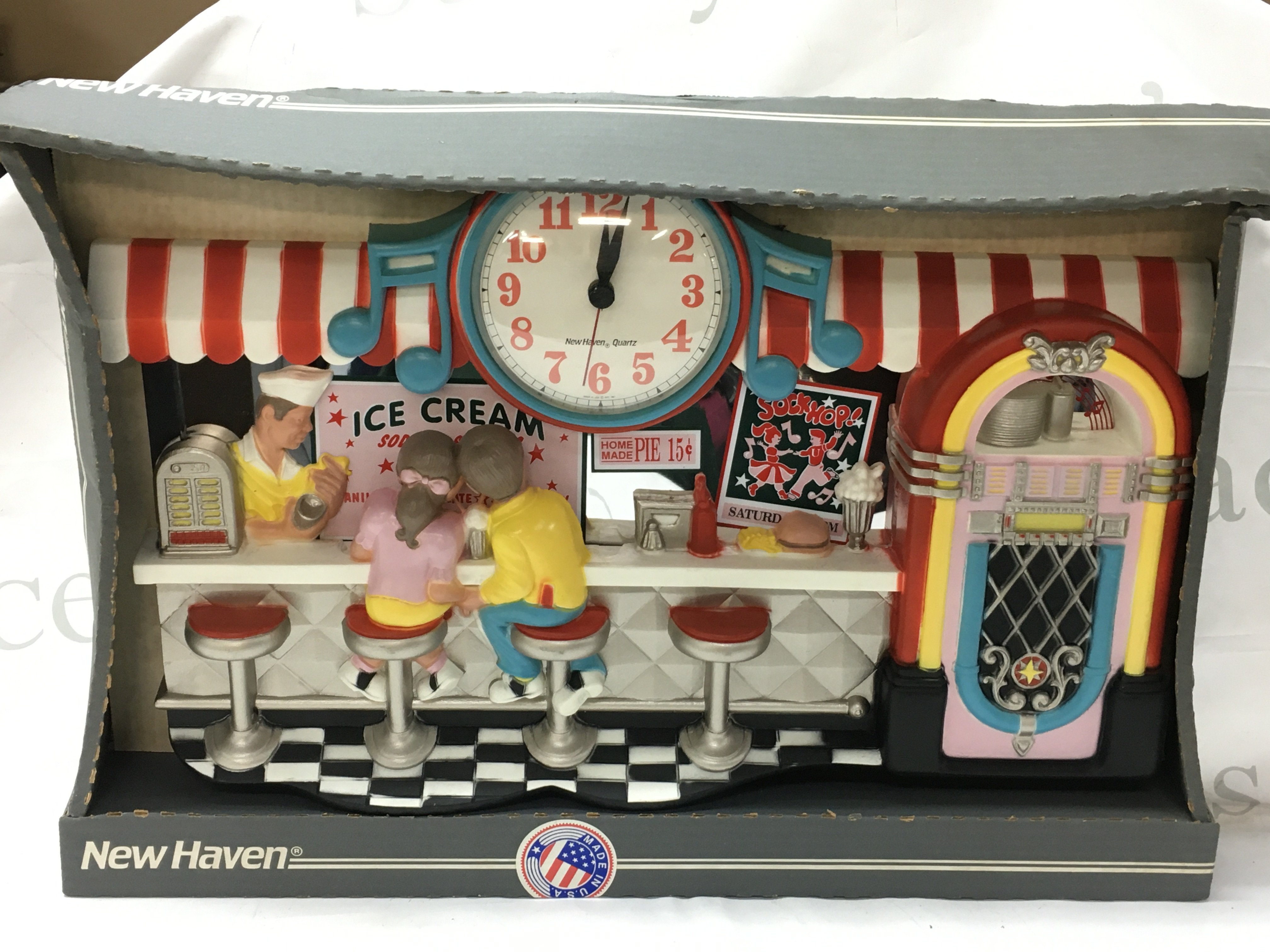 A Vintage New Haven Clock, 1950's Diner. This lot cannot be posted