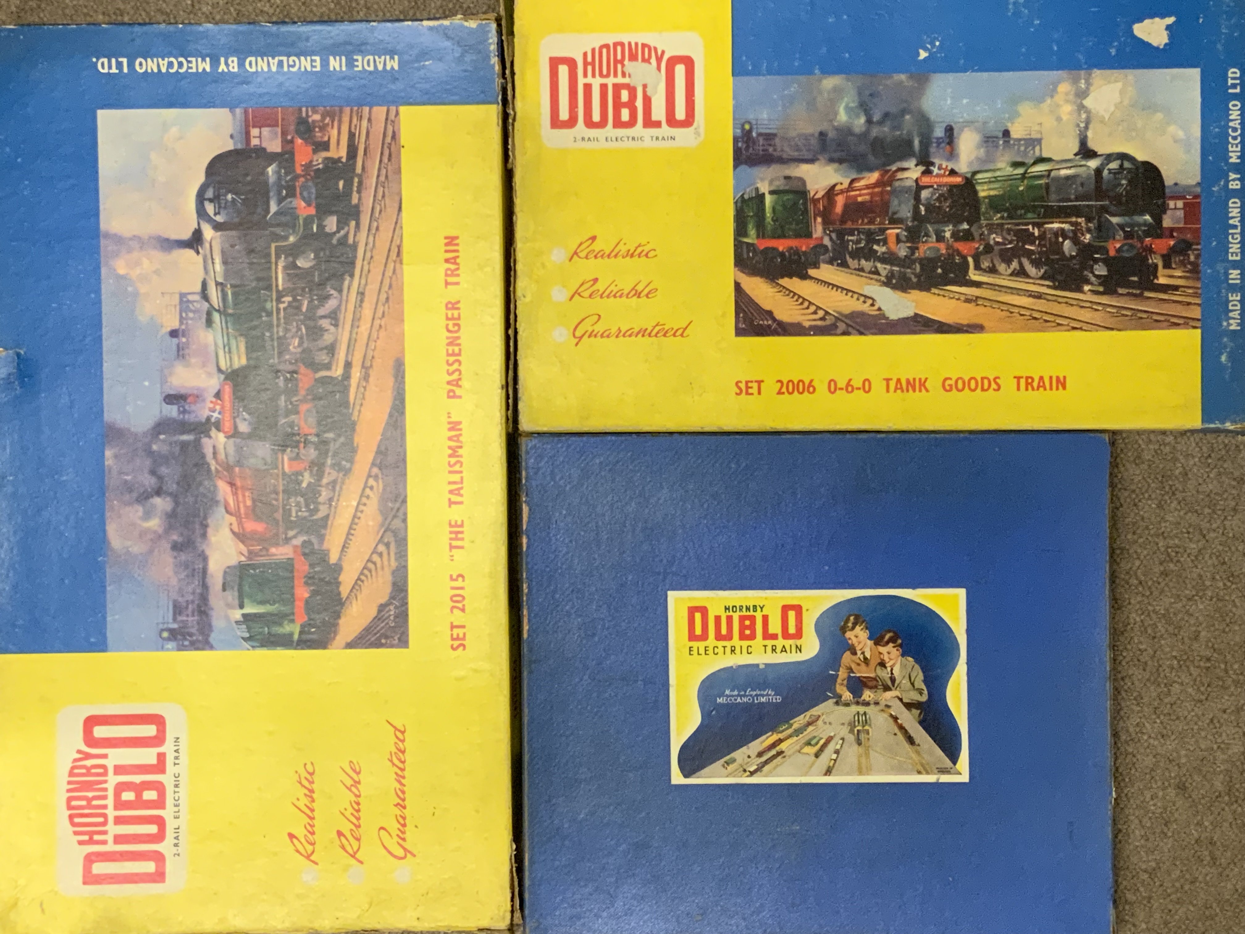 Hornby Dublo Set 2006 0-6-0 tank goods train, EDG17, together with 2 boxes of train tracks and accessories.