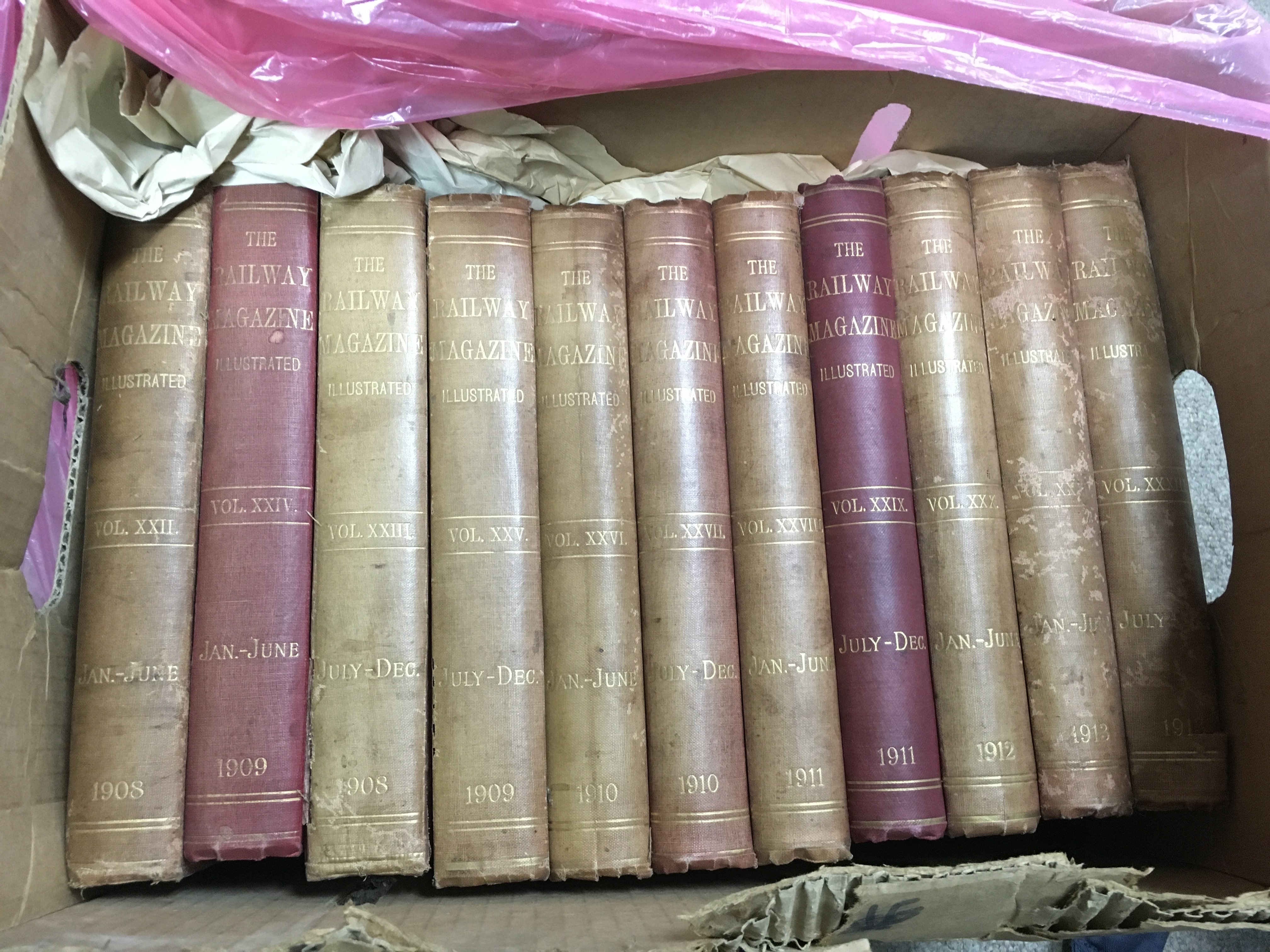 A box of early 20th Century 11 illustrated railway magazine books. Shipping category D.