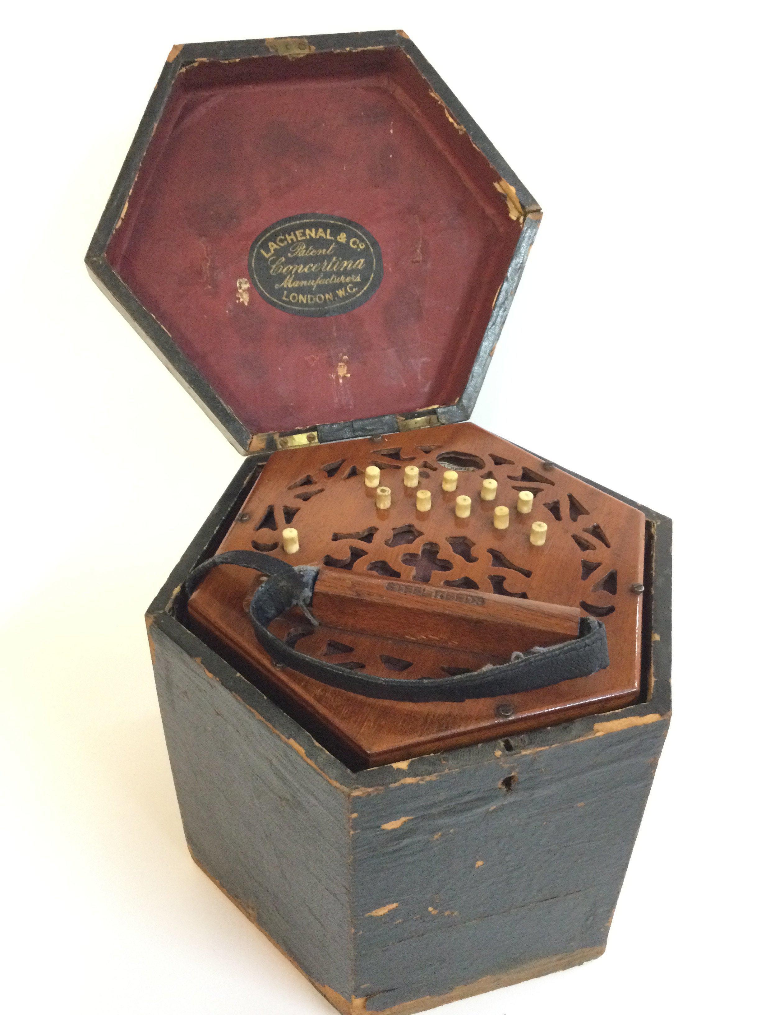 A Lachenal & Co Corcetina squeeze box 21 button boxed .