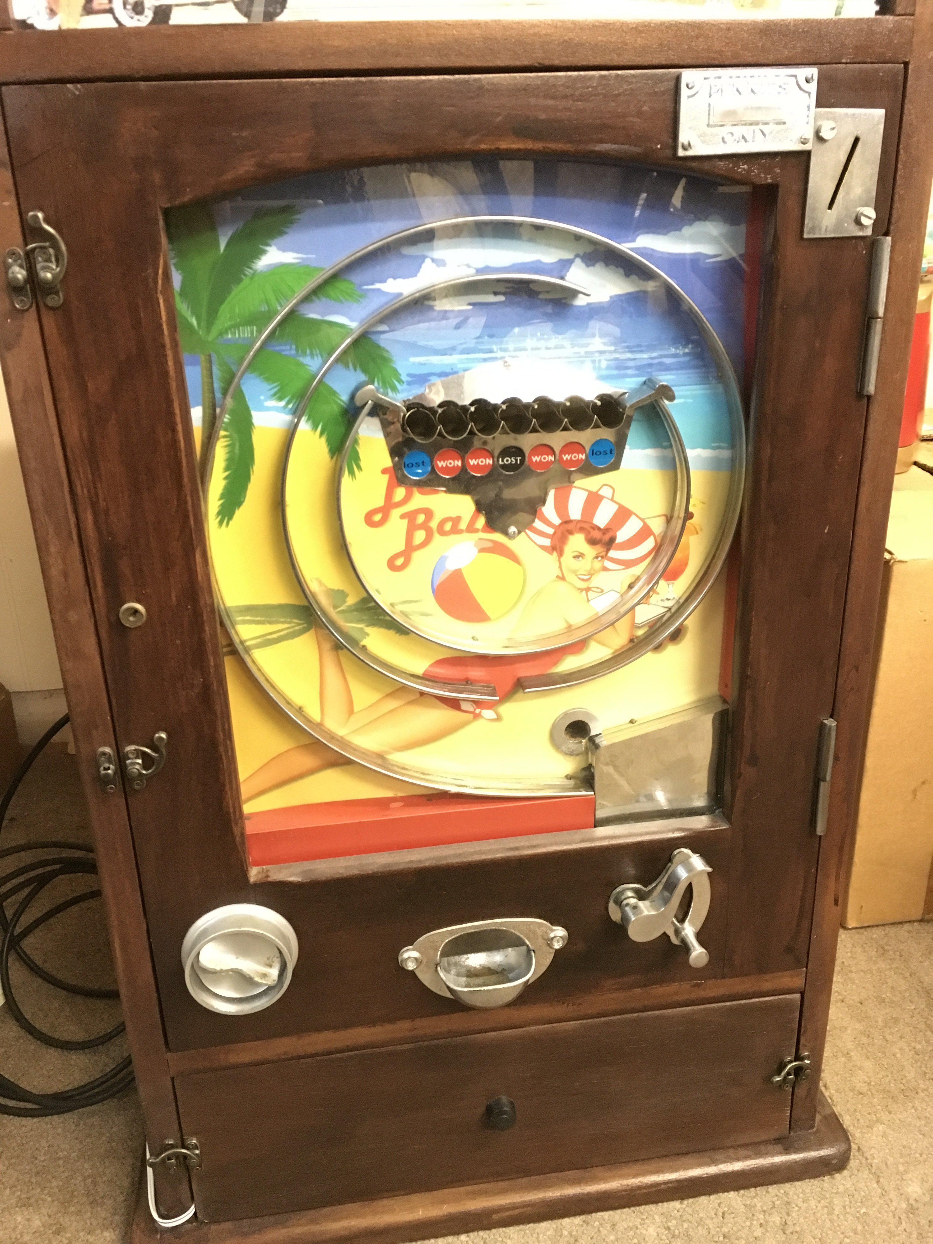 A Vintage All Win beach Ball Penny Arcade Machine. Approx Height 83Cm.