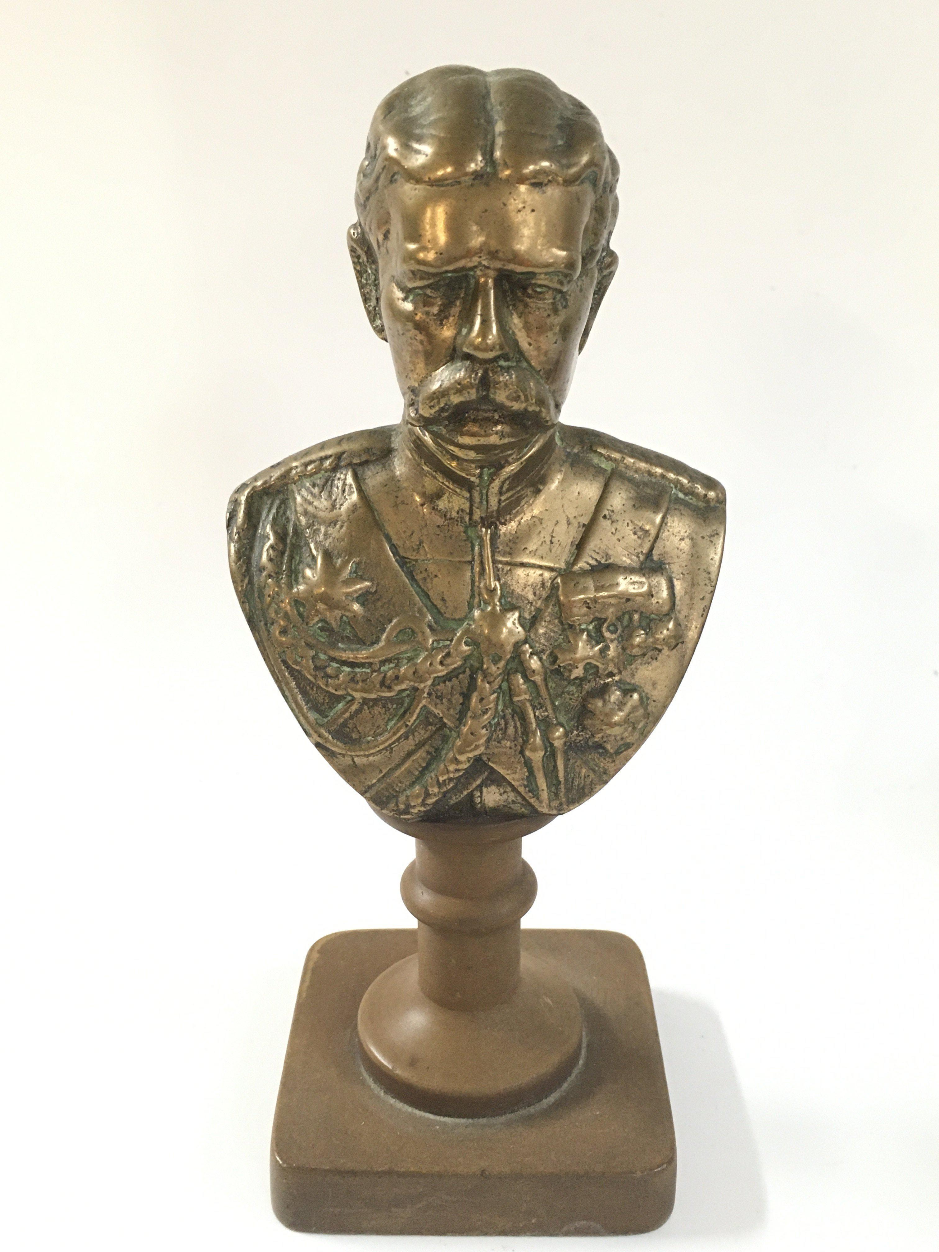 A bust of a general, Approx height 19cm.