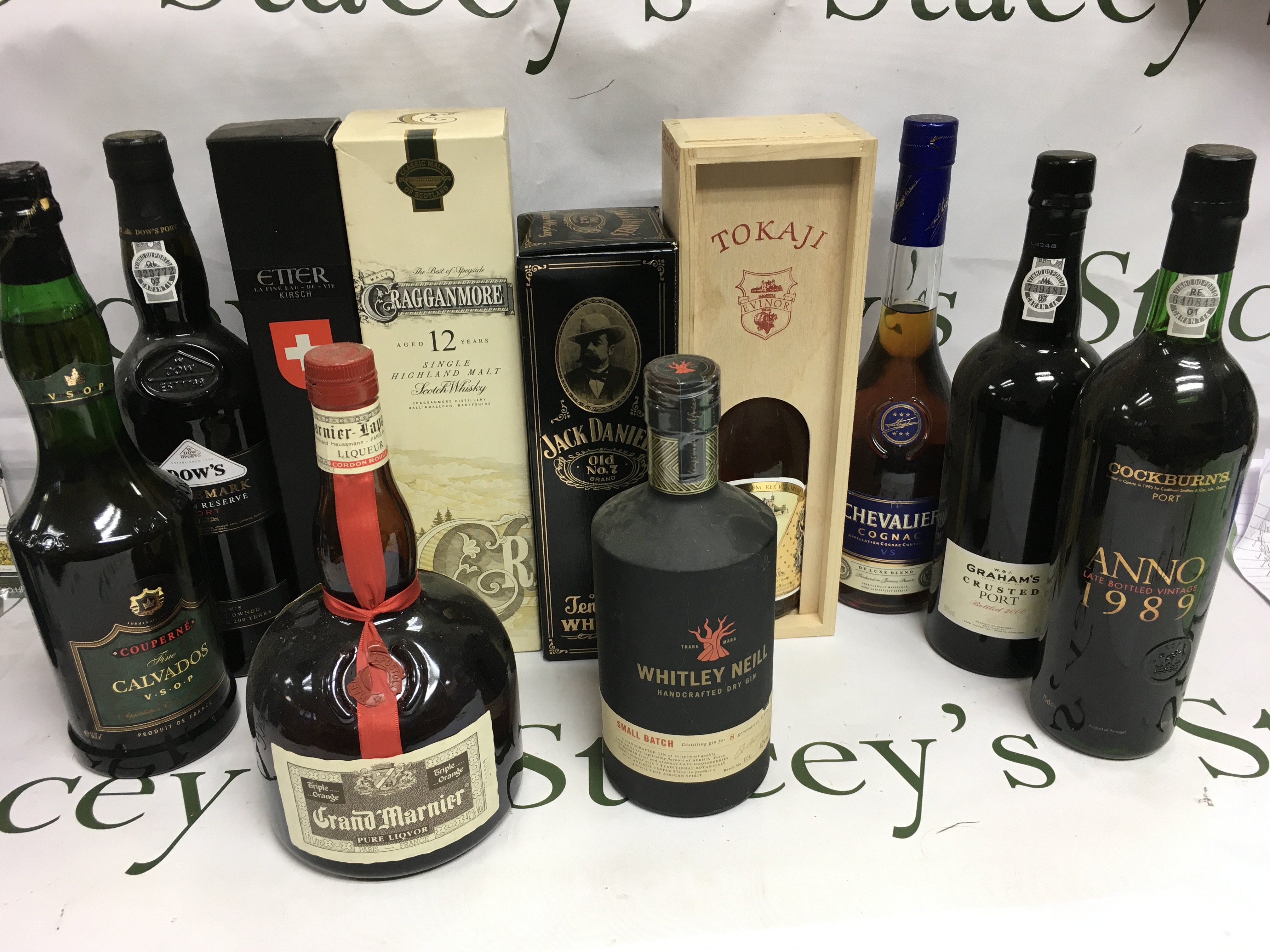 Eleven bottles of spirits comprising Jack Daniels, Cragganmore single malt, Graham's crusted port etc. Shipping category D.