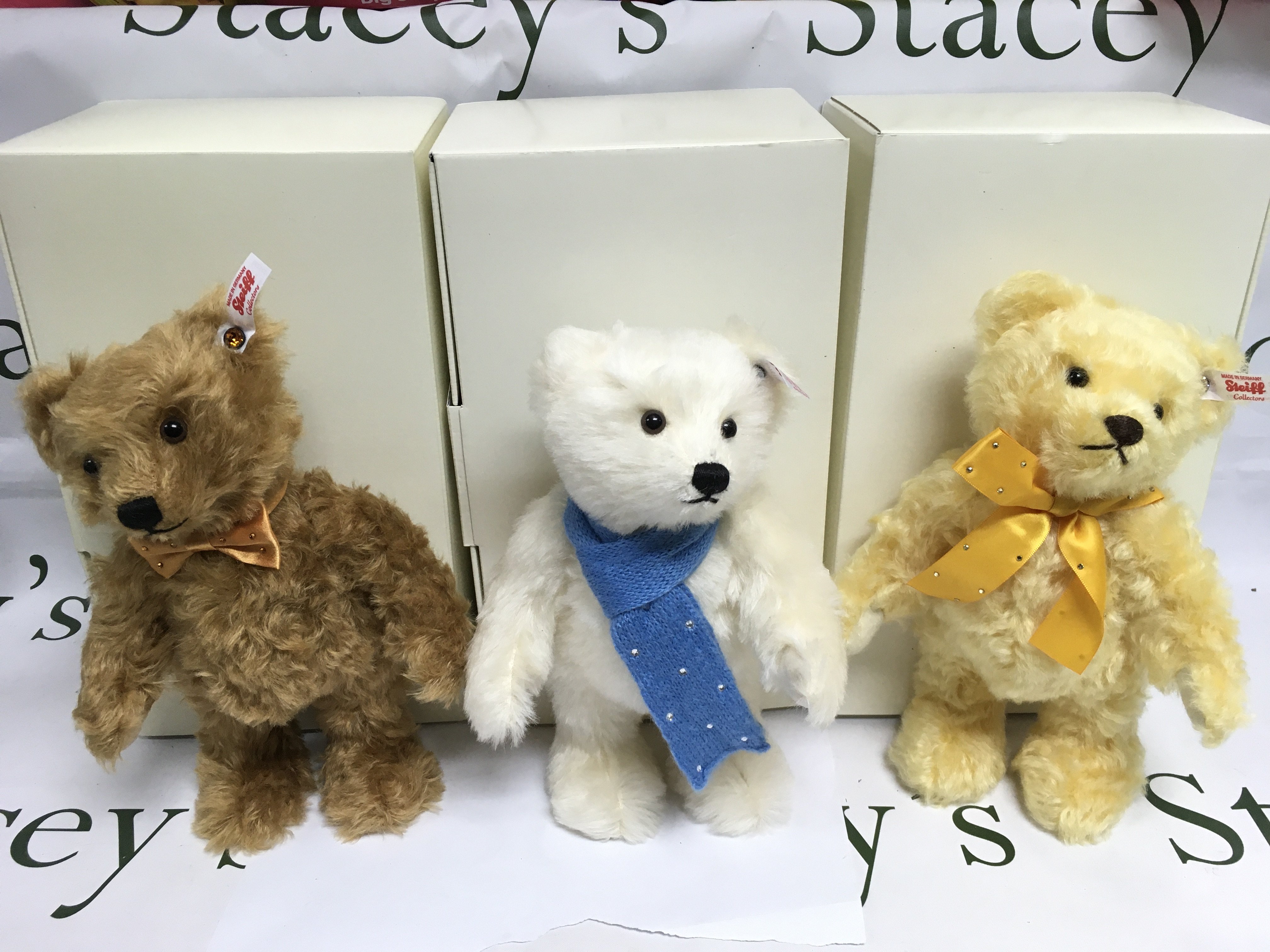 Five boxed modern Steiff bears. Shipping category C.
