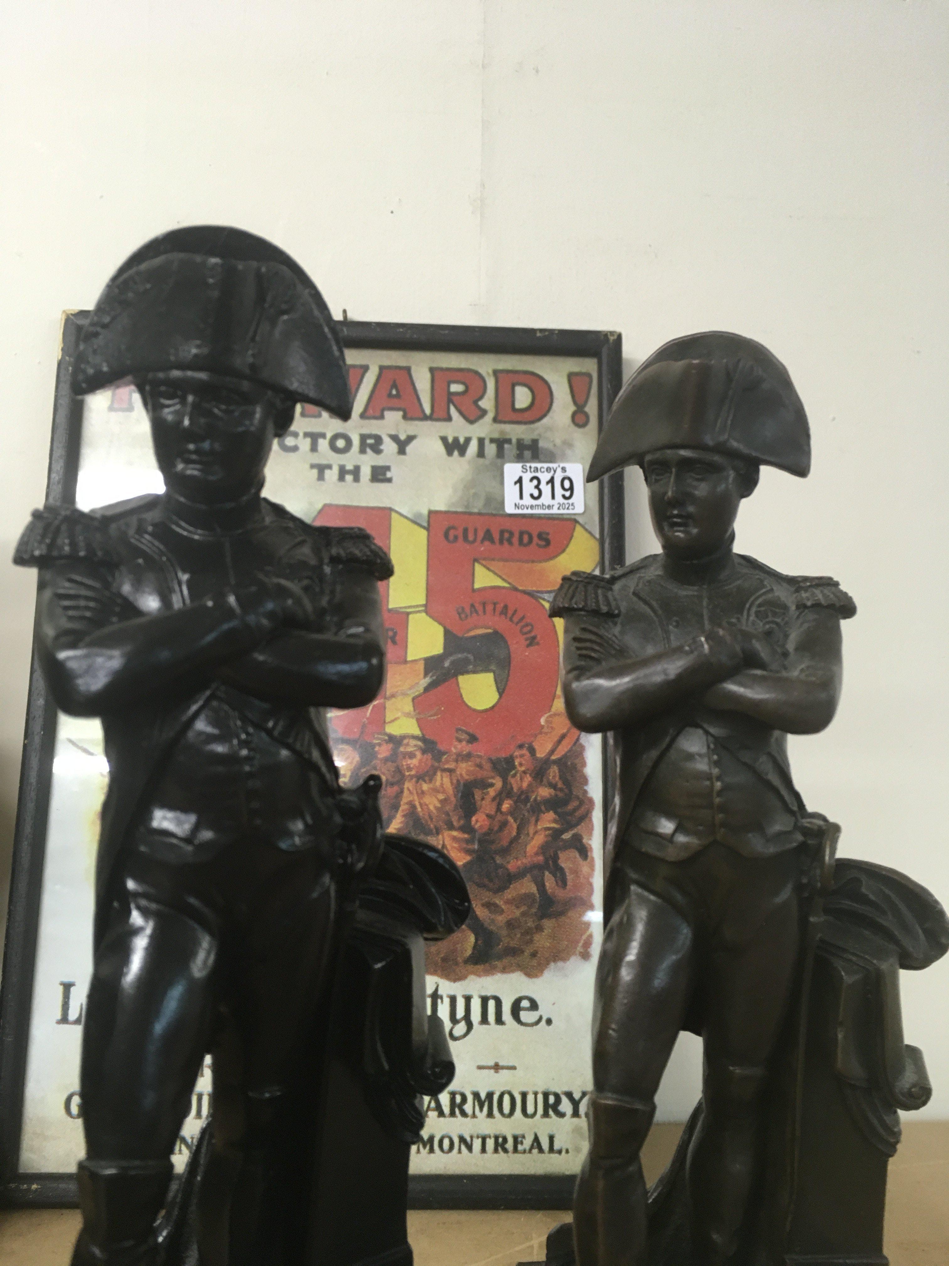 Two bronzed figures In the form 30 cm .- NO RESERVE