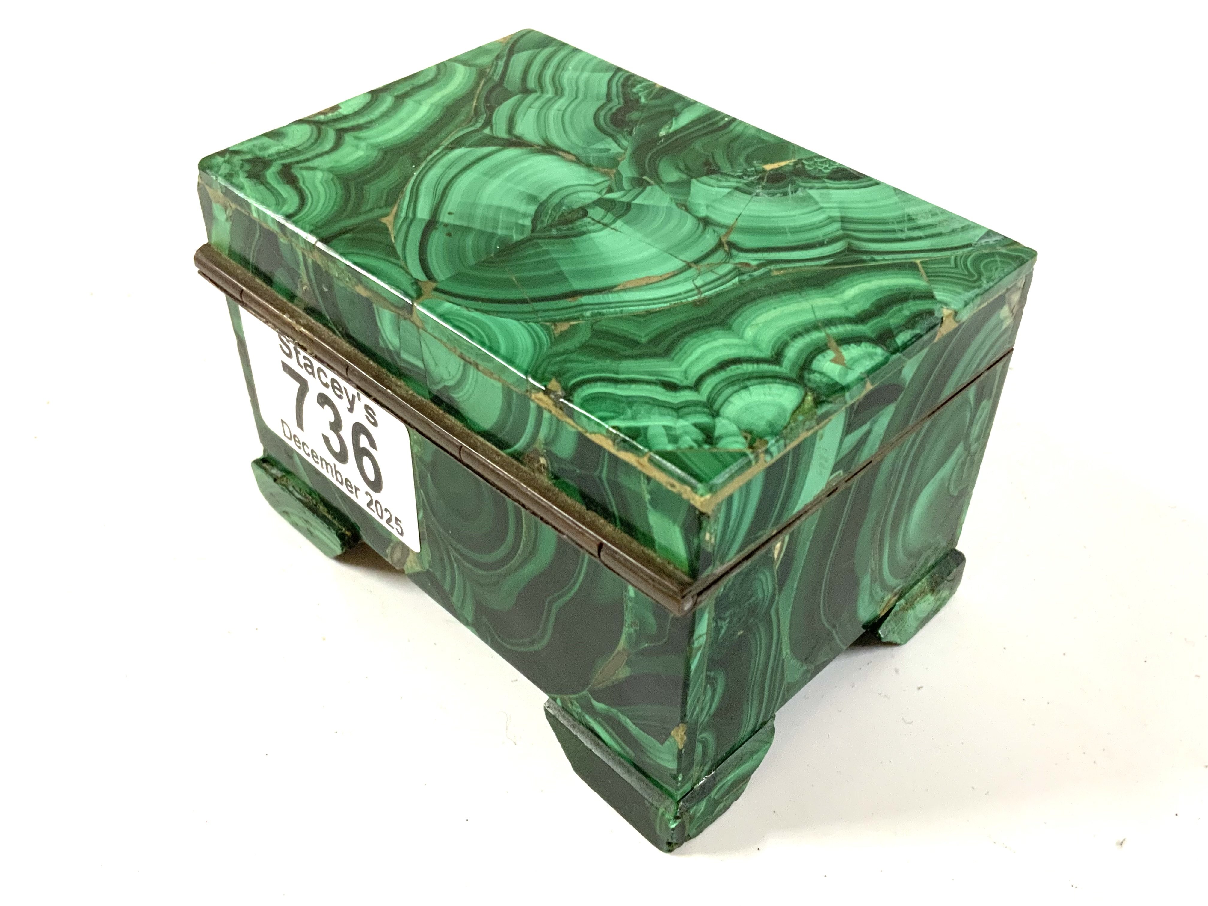 A small malachite trinket box, 9cm x 6cm x 6.5cm.