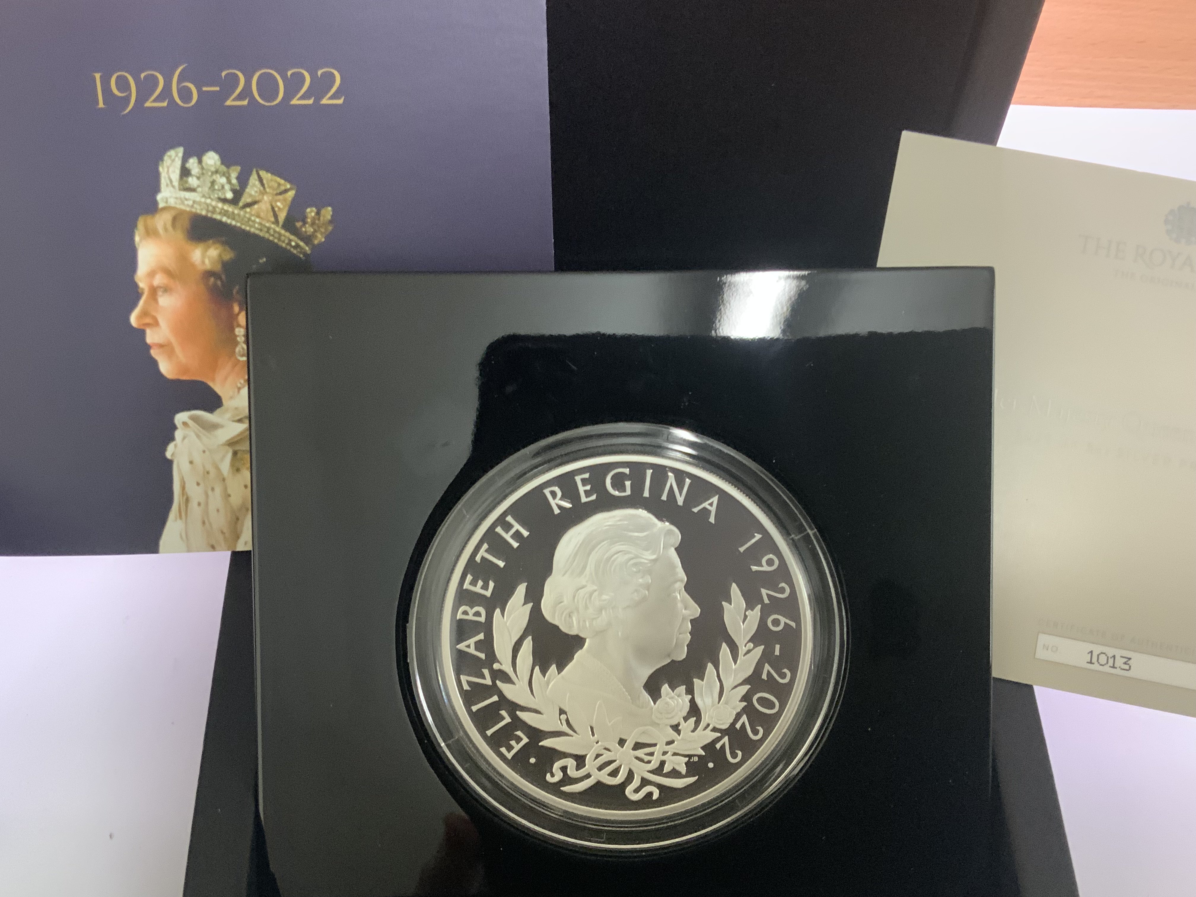 2022 Royal Mint Issue Queen Elizabeth II 5 Ounce silver proof coin.