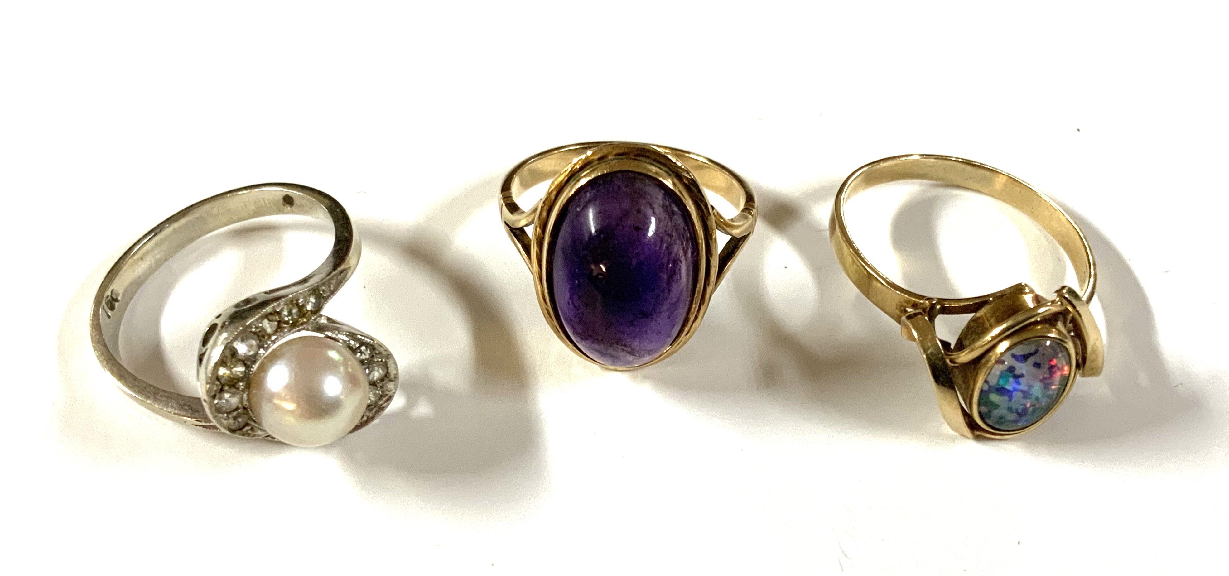 3 various design vintage gold rings. 10.3g (A)