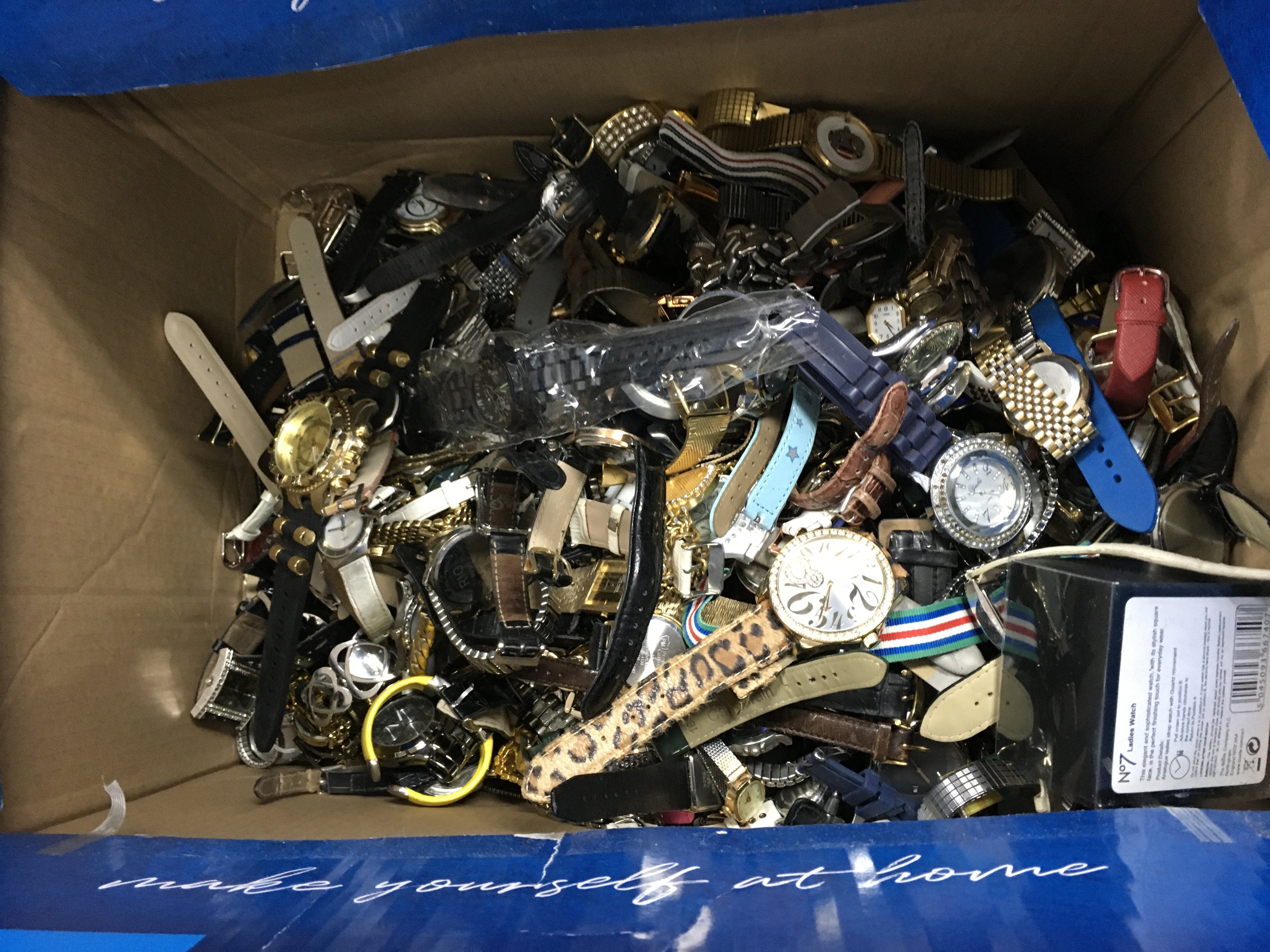 A very large collection of mixed watches.