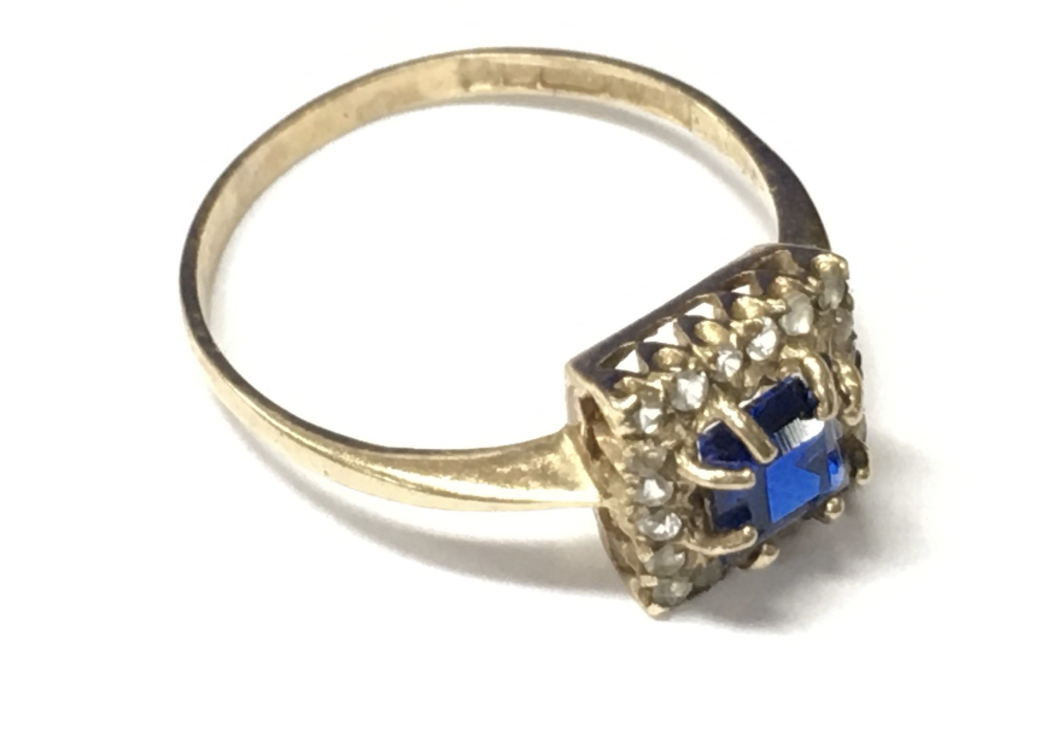 A 9ct gold blue and white stone set ring, Approx size P, Approx weight 1.69 grams.