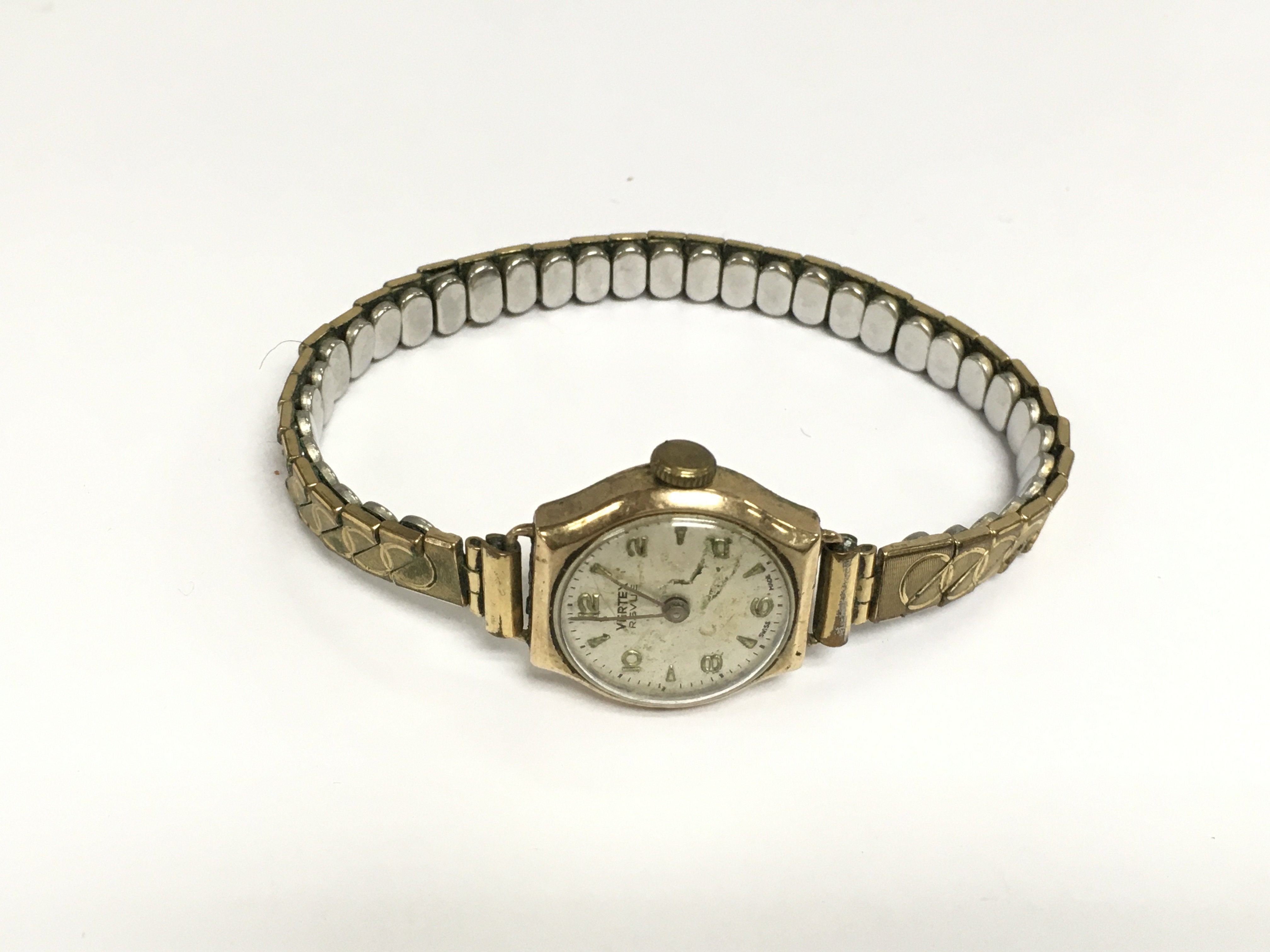 A 9ct gold cased watch. Shipping category A.