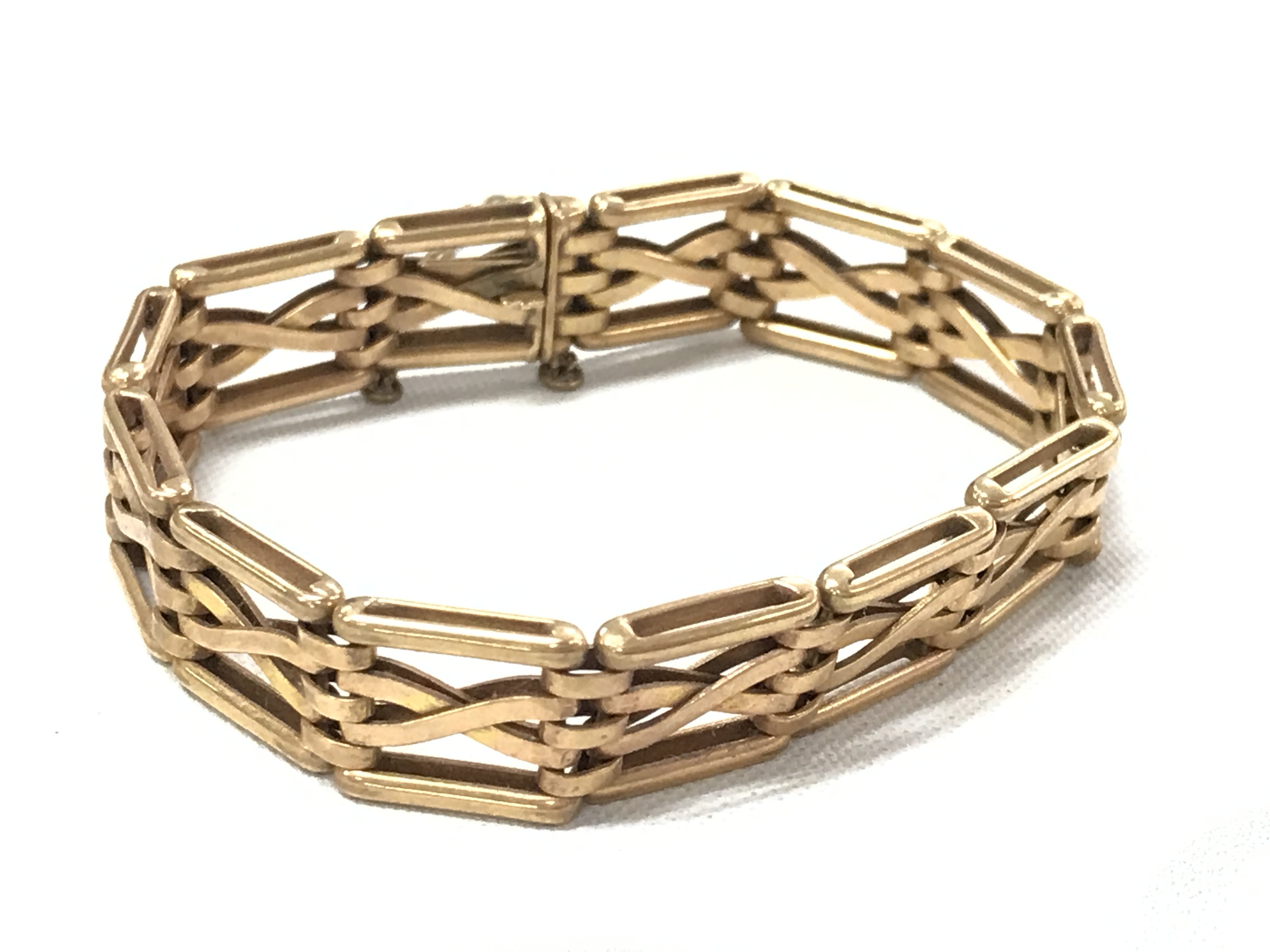 A 15ct gold bracelet, 22.3g total weight postage category a